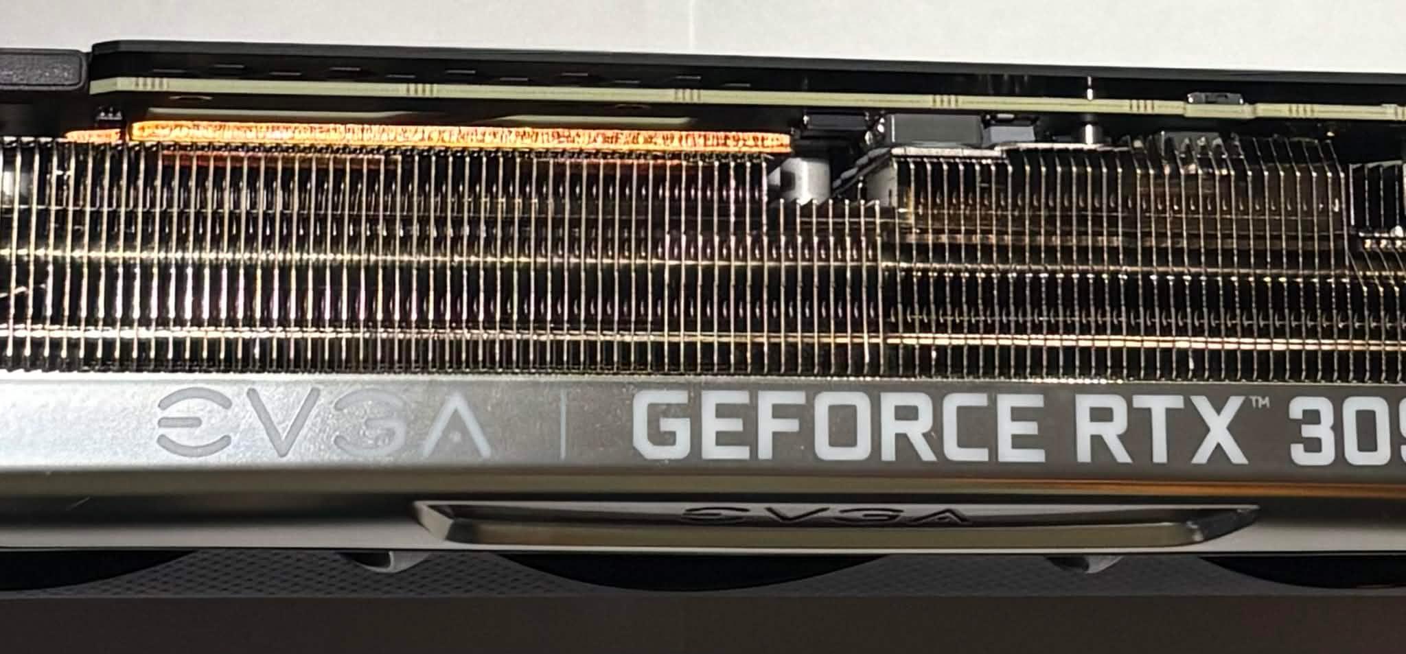 EVGA FTW3 ULTRA GAMING GeForce RTX 3090 - Image 2