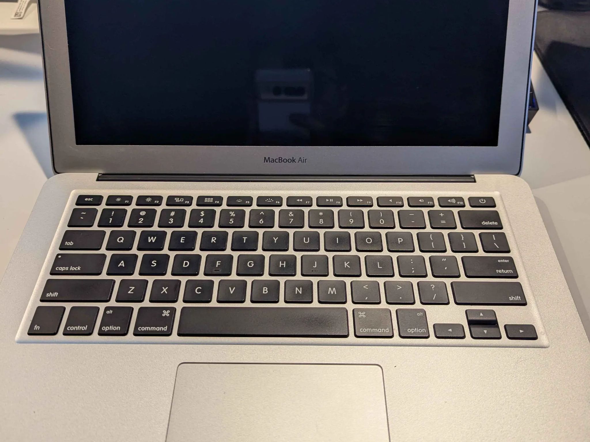 MacBook Air (13-inch, 2017)