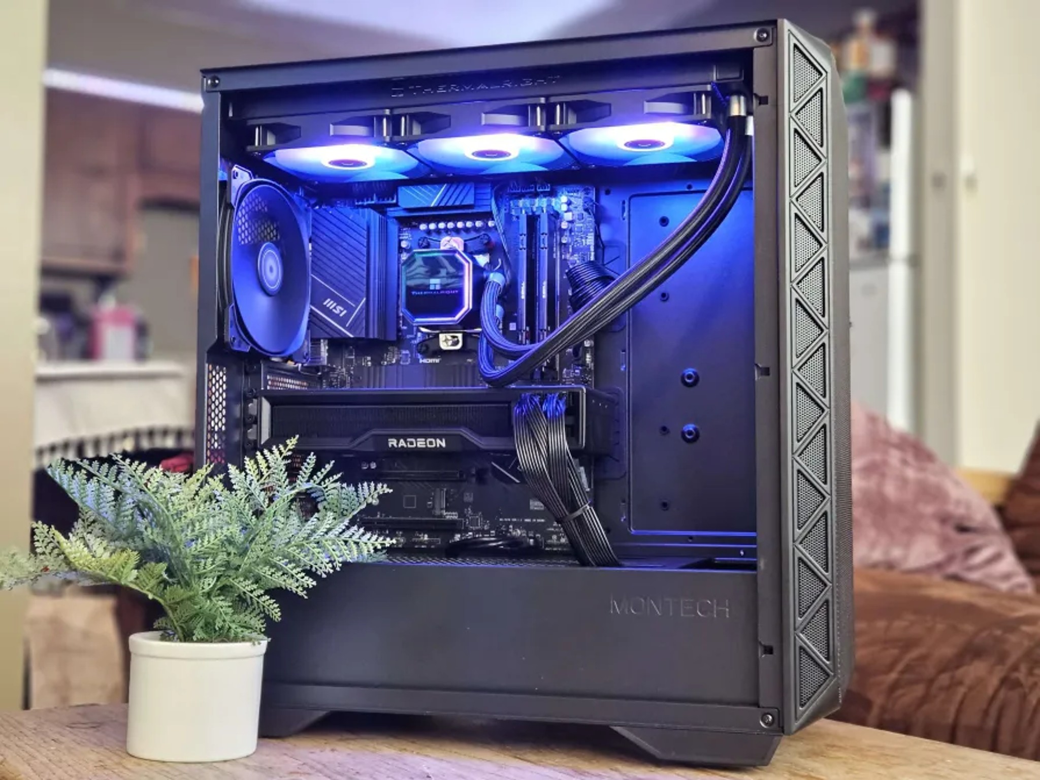 Ryzen 7 7700X RX 6950XT Gaming and Streaming PC