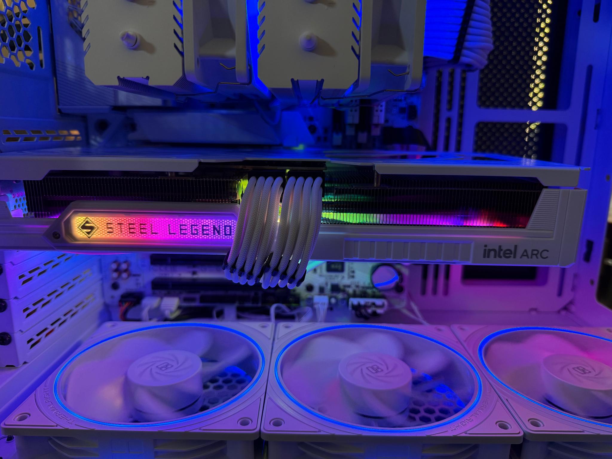 Custom White Intel Arc B580 with AMD 9600X