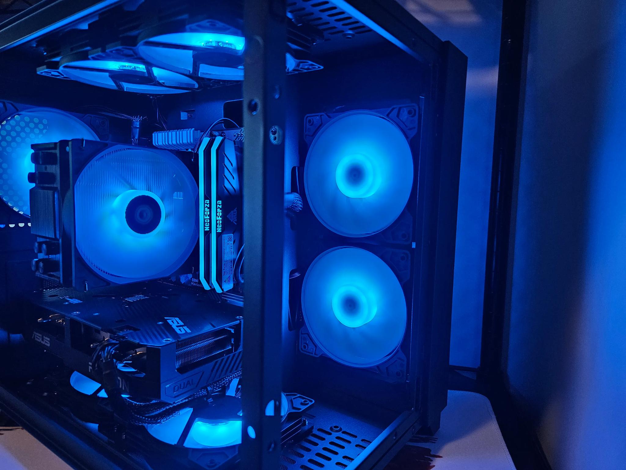Dark Side Gaming RIG Ryzen 5 / 16GB / 1TB SSD / RX 7600