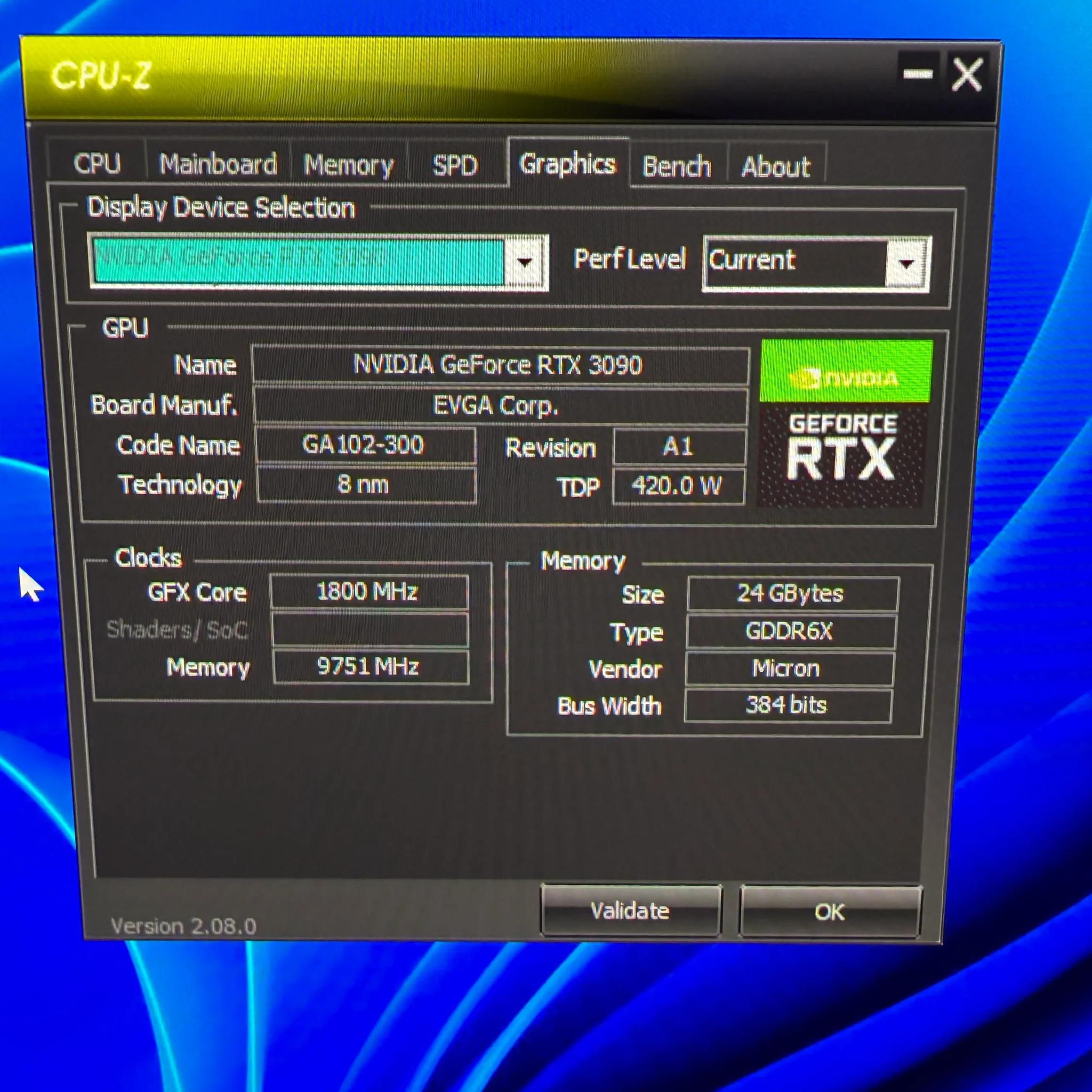 E.V.G.A NVIDIA RTX 3090 FTW3 24GB DDR6X RUNS LIKE A DREAM