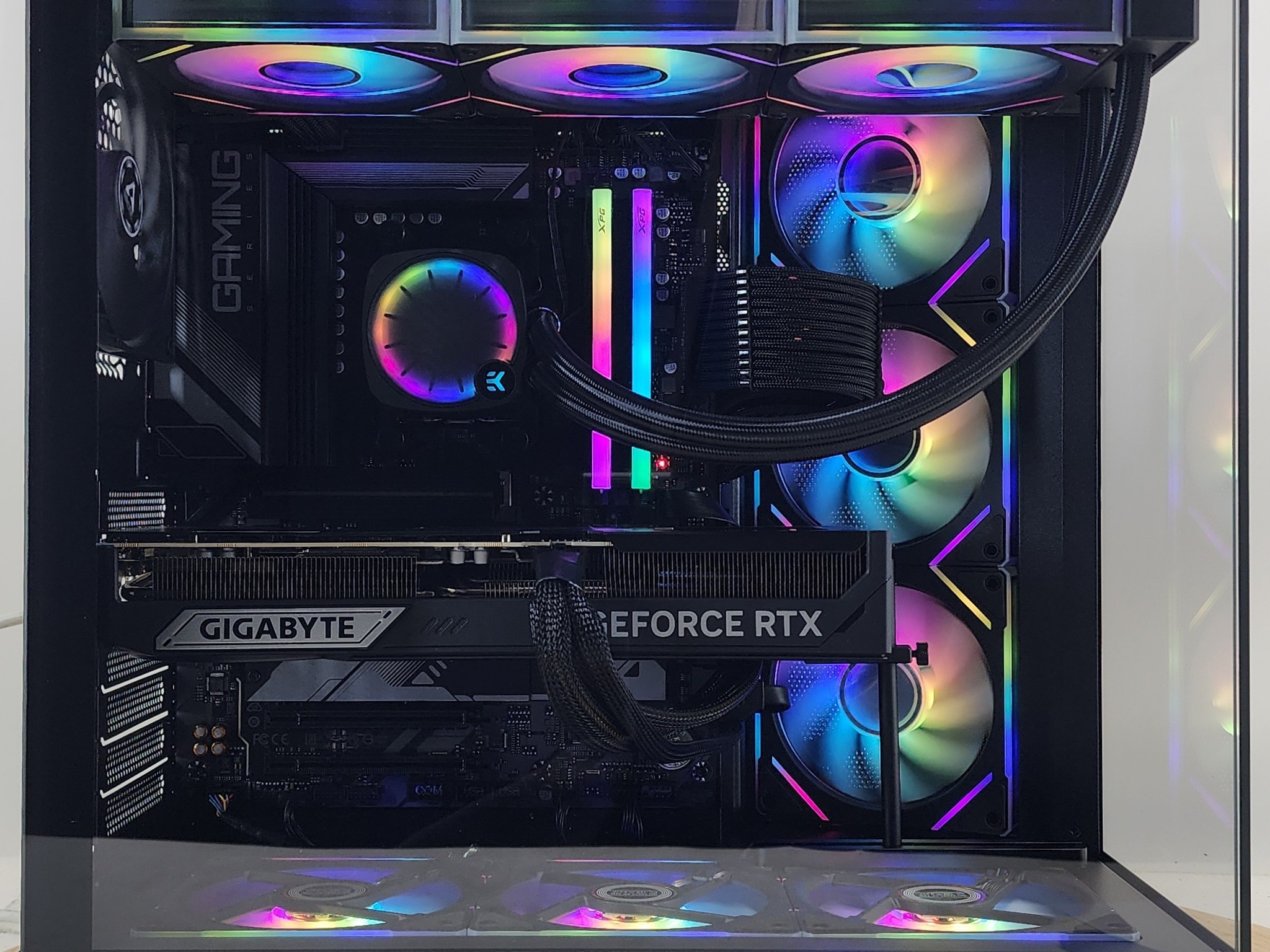 Gaming PC Ryzen 7 9850X3D 32GB RAM 1TB SSD RTX 5070 Ti 16GB Windows 11 Computer