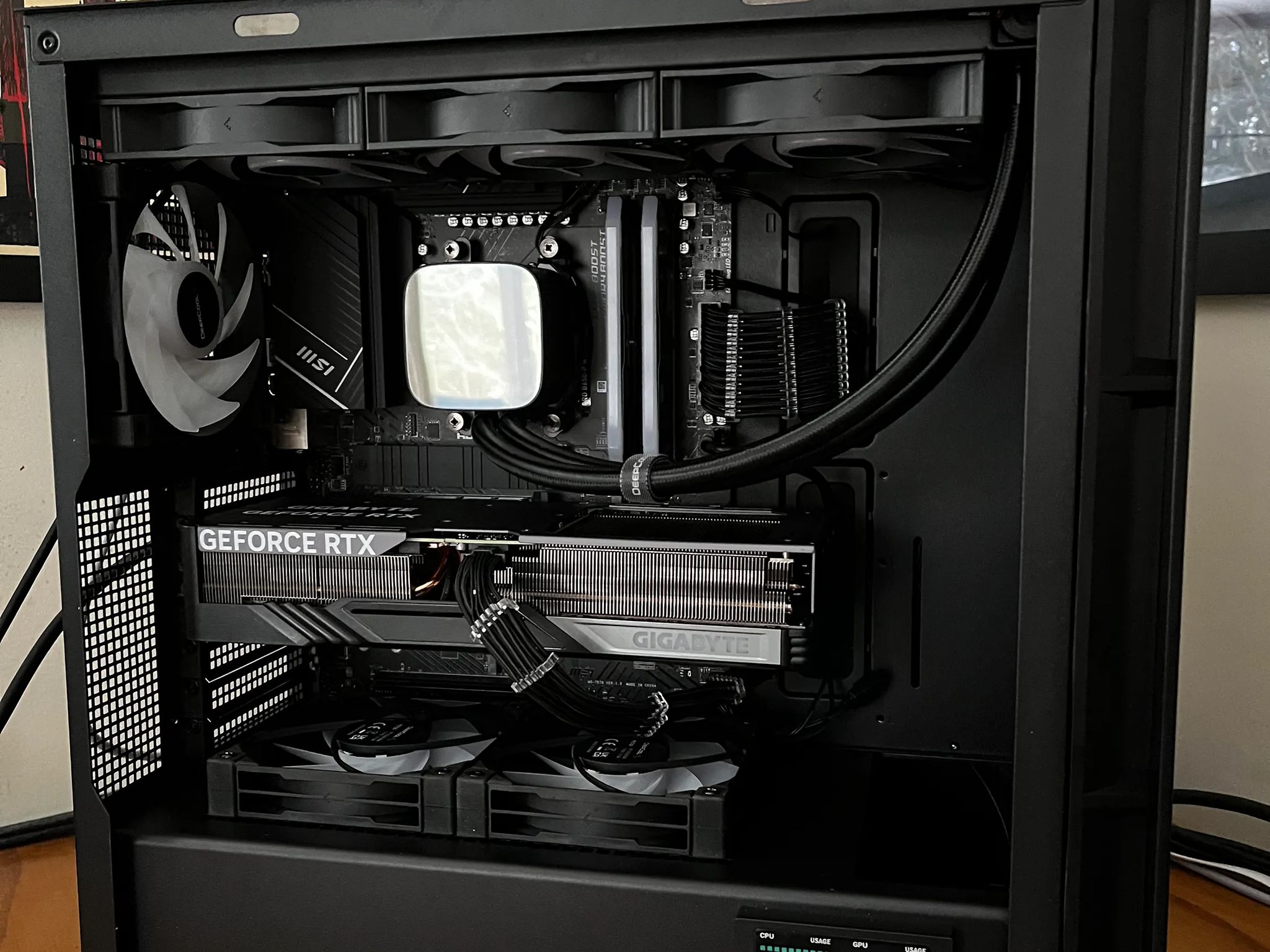 The Raven - Ryzen 5 7600X | RTX 4070 Ti OC | 32GB DDR5 @ 6000MT/s | 2TB storage | 850W PSU