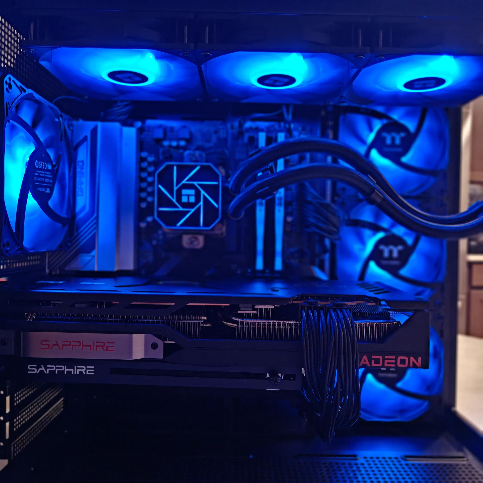 1440P - 4K - AMD Radeon RX 7900 XT - AMD Ryzen 7 7800X3D - 32GB DDR5 6000 RAM - 2TB SSD - Premium PC