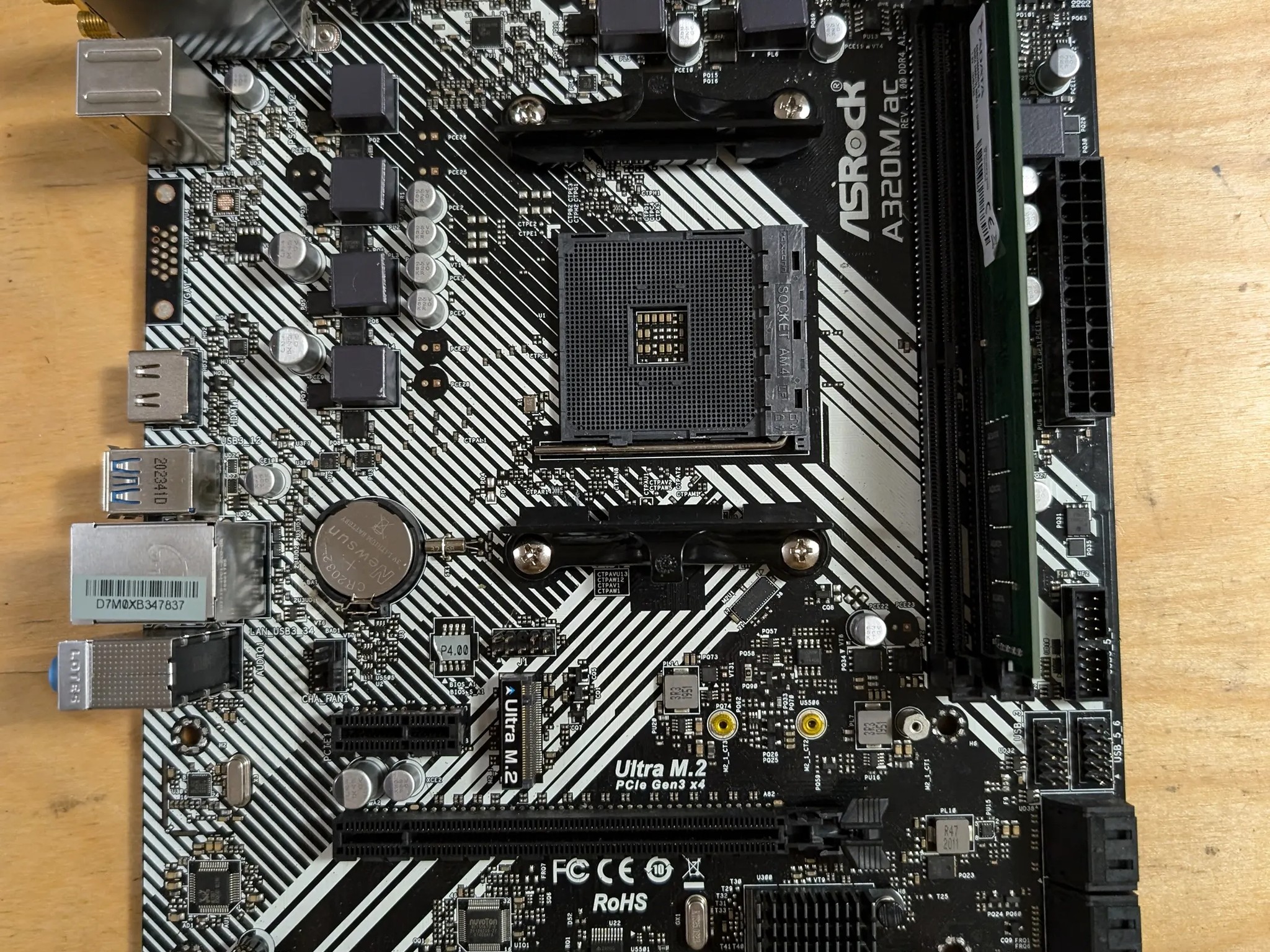 *READ* AsRock A320M/ac matx + 8gb ddr4