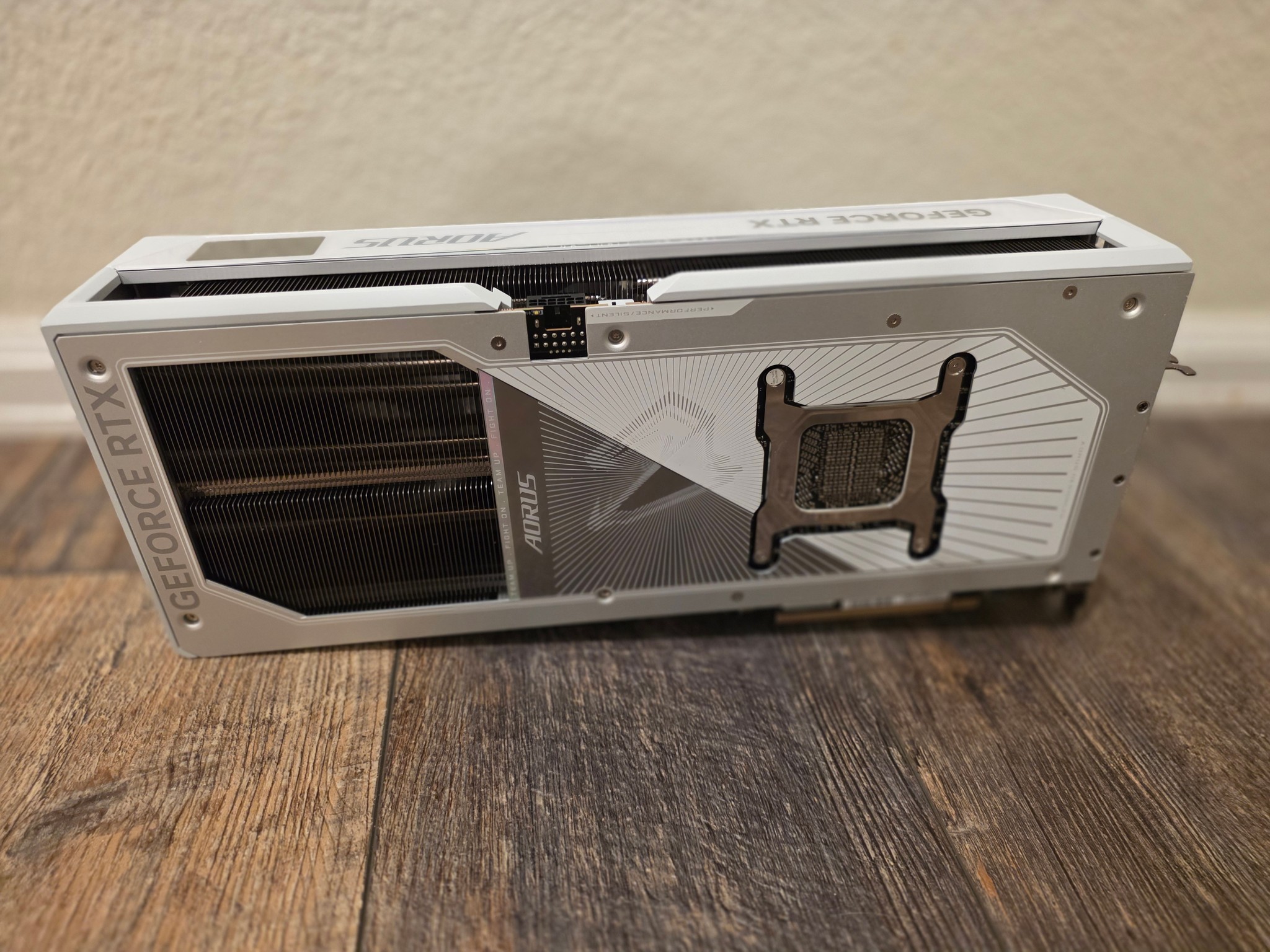 GIGABYTE AORUS GeForce RTX 5090 MASTER ICE 32G