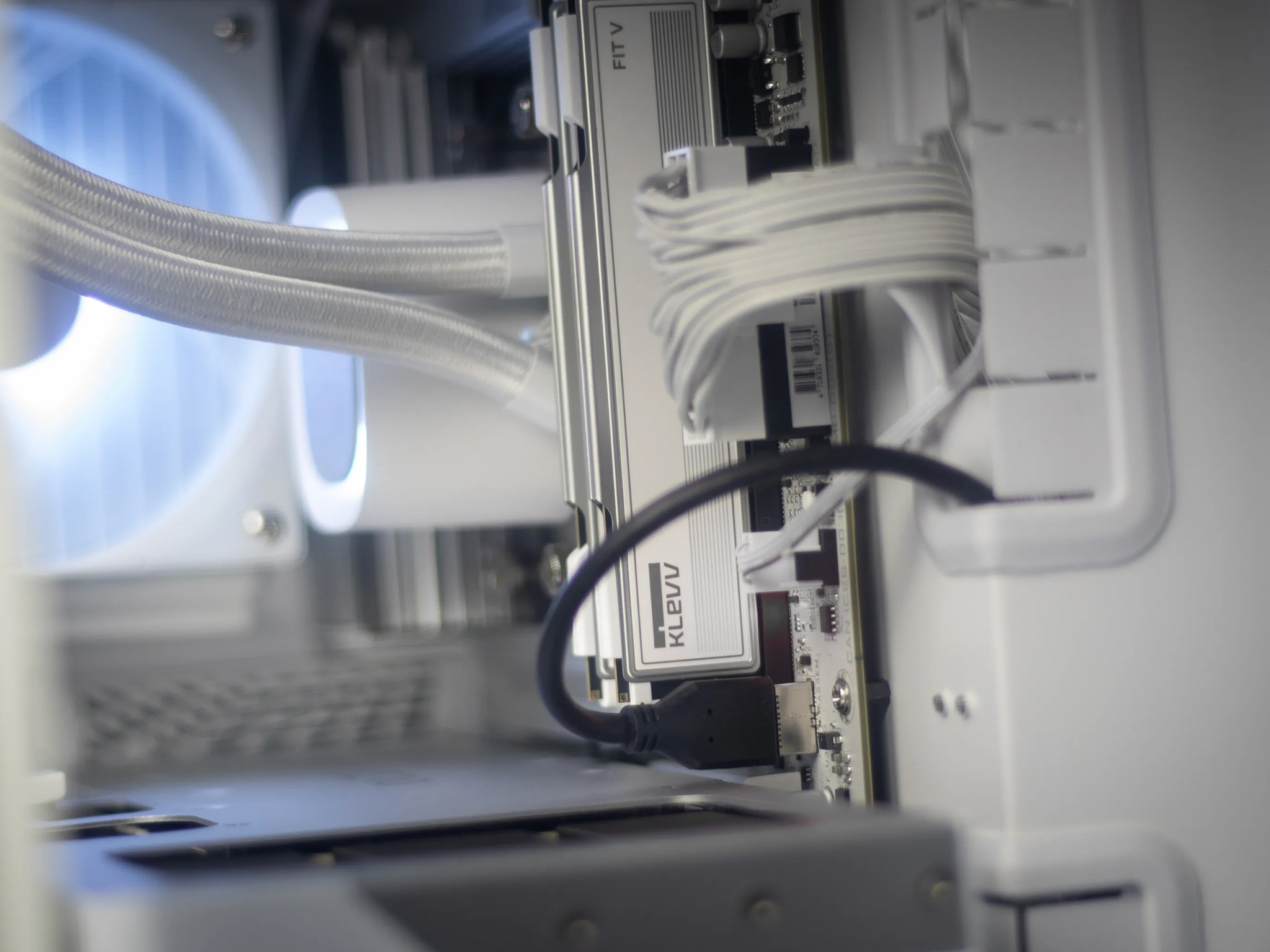 “Platium” RTX 4080S Ryzen 7 7800X3D 32GB Windows 11 2TB Workstation Gaming PC