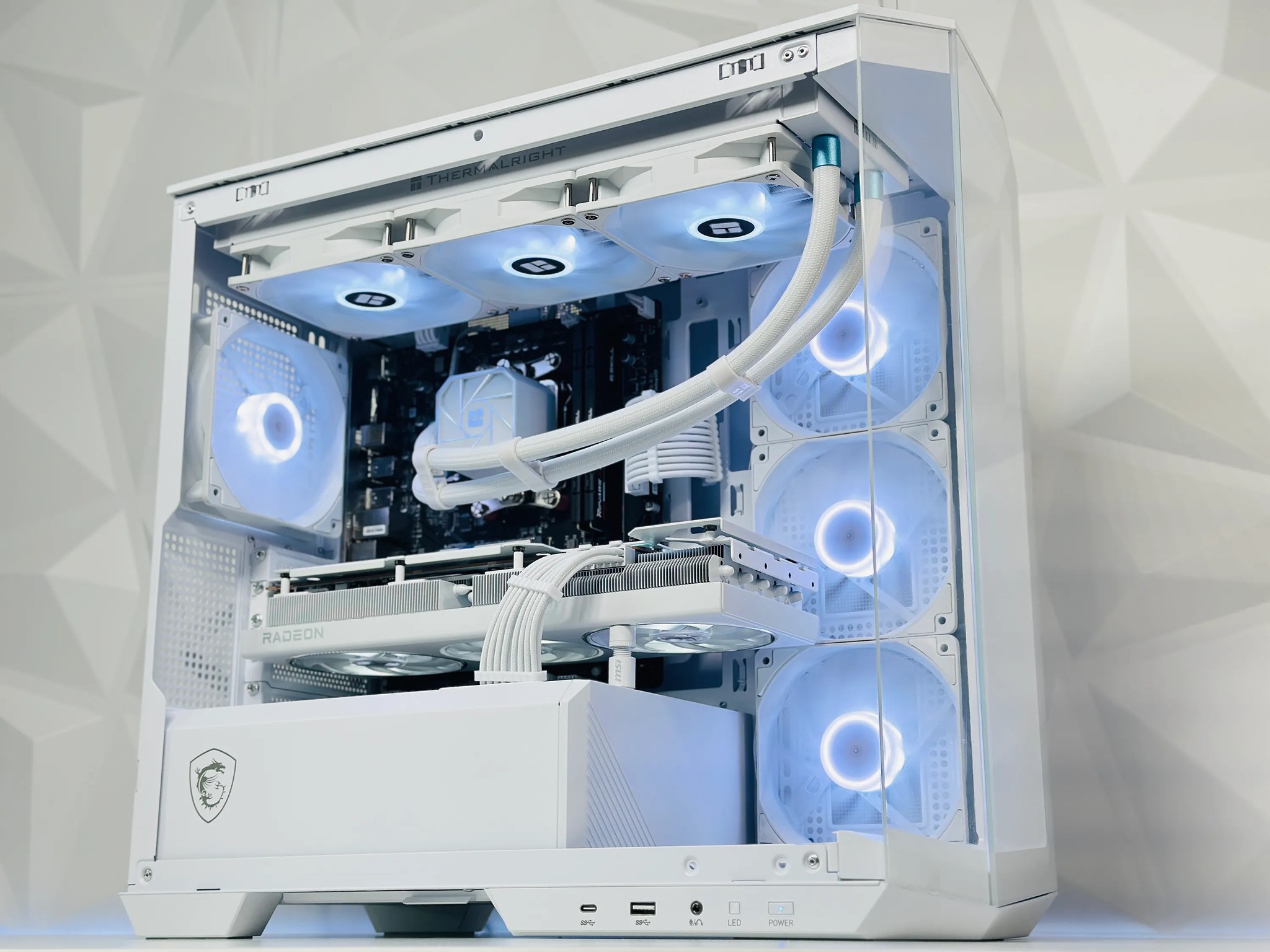 🌬️🧊🐧🥶Iceberg||💧Liquid Cooled Gaming PC❄️AMD RX 7800 XT 16GB❄️AMD Ryzen 5 7500F❄️32GB DDR5❄️ 1TB