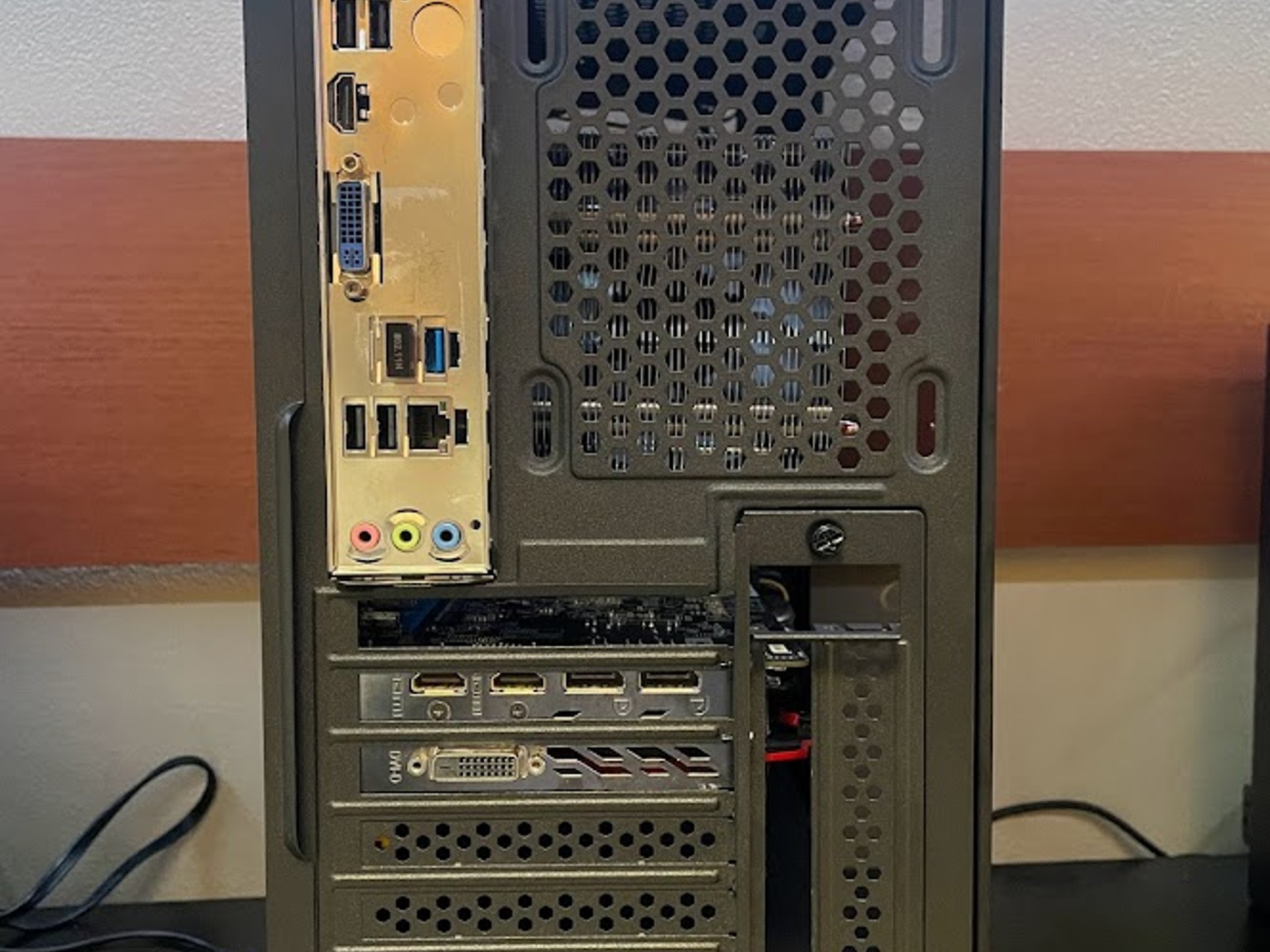 CLEAN Gaming Desktop PC Intel i5 Quad 16 GB SSD RX 470 4GB HDMI WIN 10 PRO