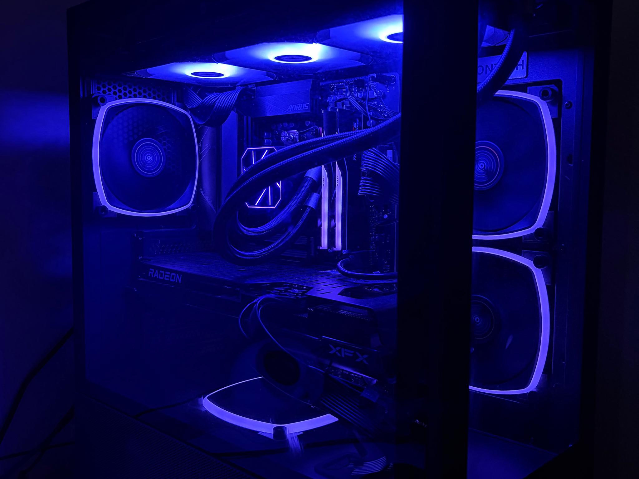 Gaming PC - AMD Ryzen 7 7700X | RX 7900 GRE 16GB | 32GB DDR5 | 1TB NVMe SSD