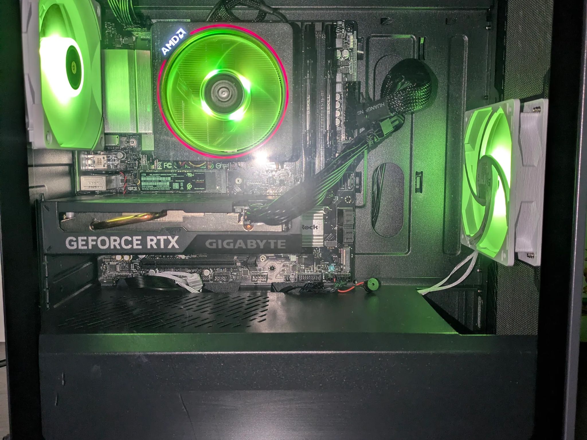 RTX 4060 | Ryzen 5 5600X3D | 16GB | 1TB SSD | 650W GOLD