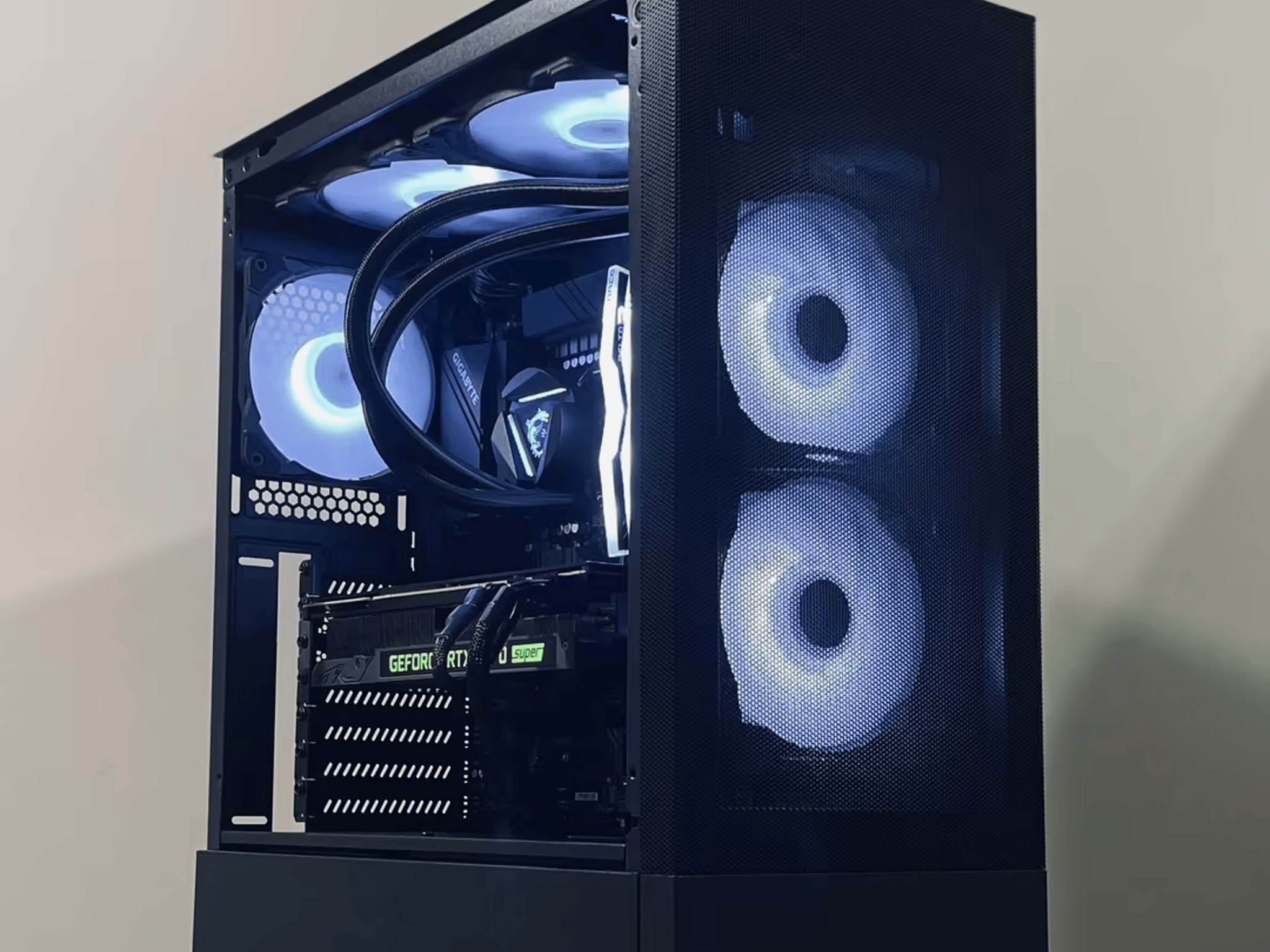 The Continental 🏨/ RTX 2070 Super 8GB, i5 10400 Gaming PC