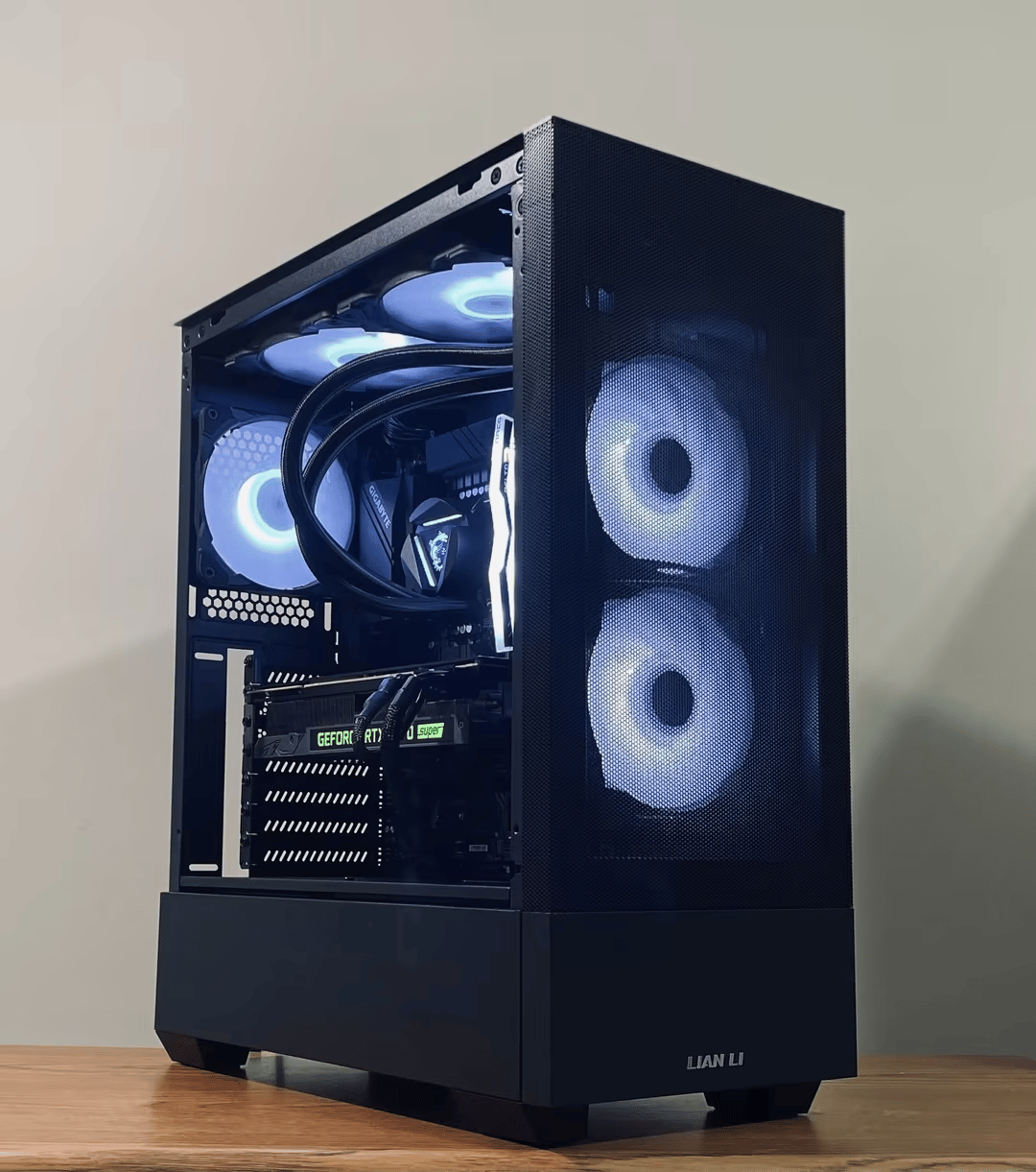 The Continental 🏨/ RTX 2070 Super 8GB, i5 10400 Gaming PC