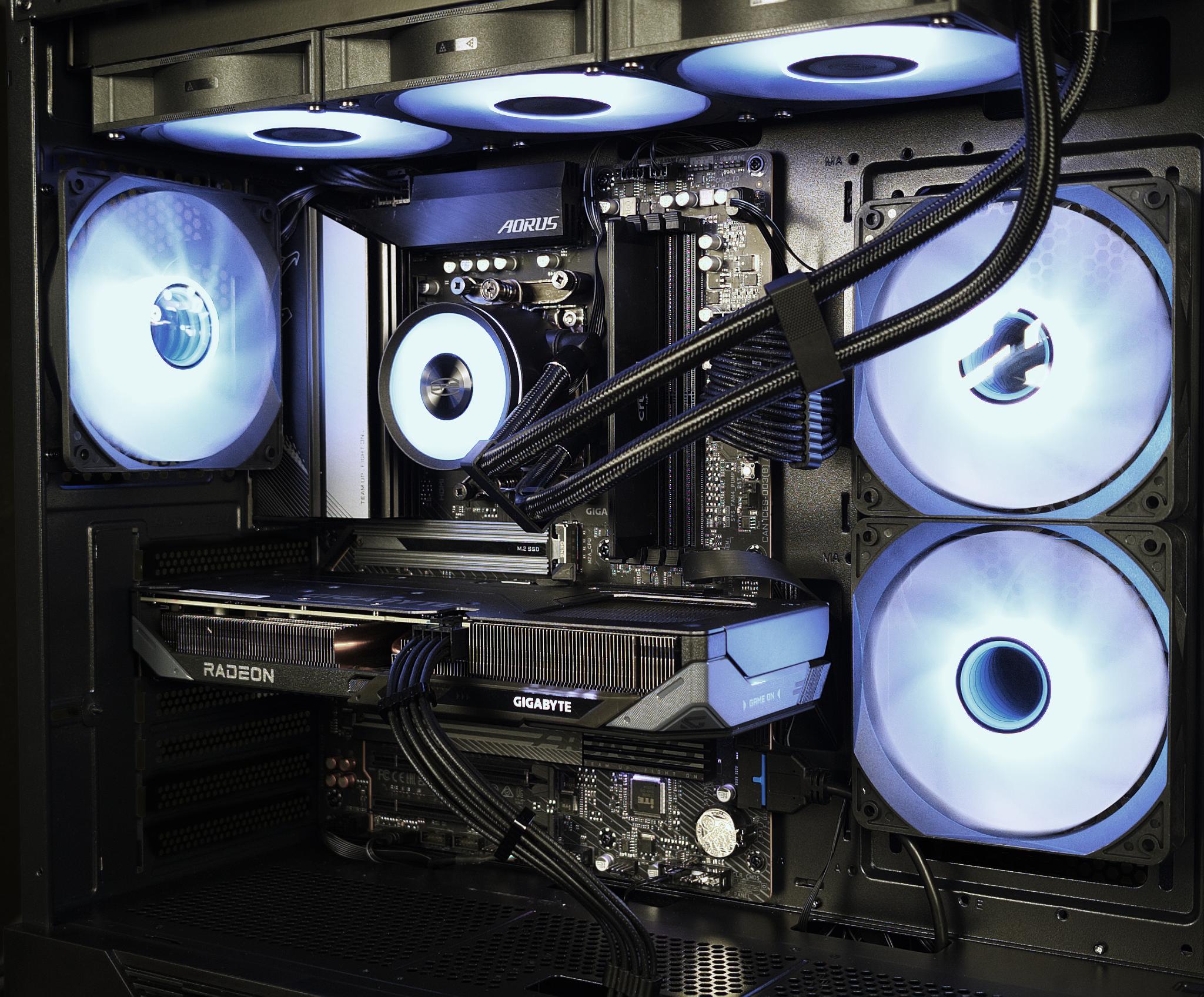 🎩 Ryzen 7 7700 • RX 9060 XT 16GB • 32GB DDR5 • 2TB SSD • Gaming PC