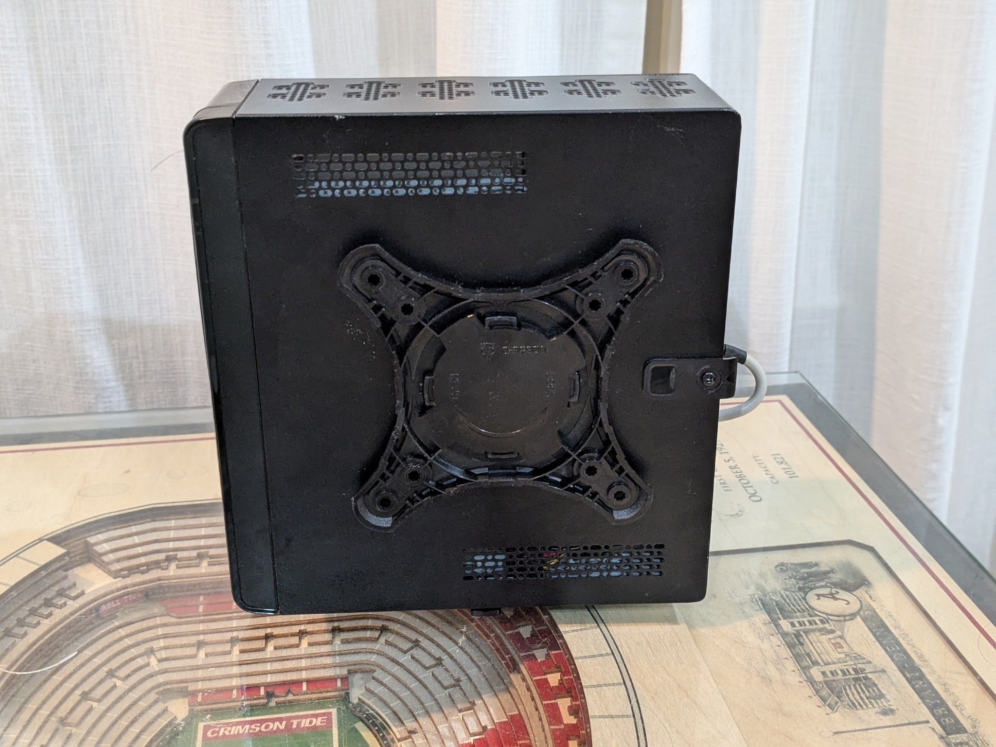 InWin Chopin - Mini ITX PC Case - VESA or vertical stands - WITH 150W PSU and cord