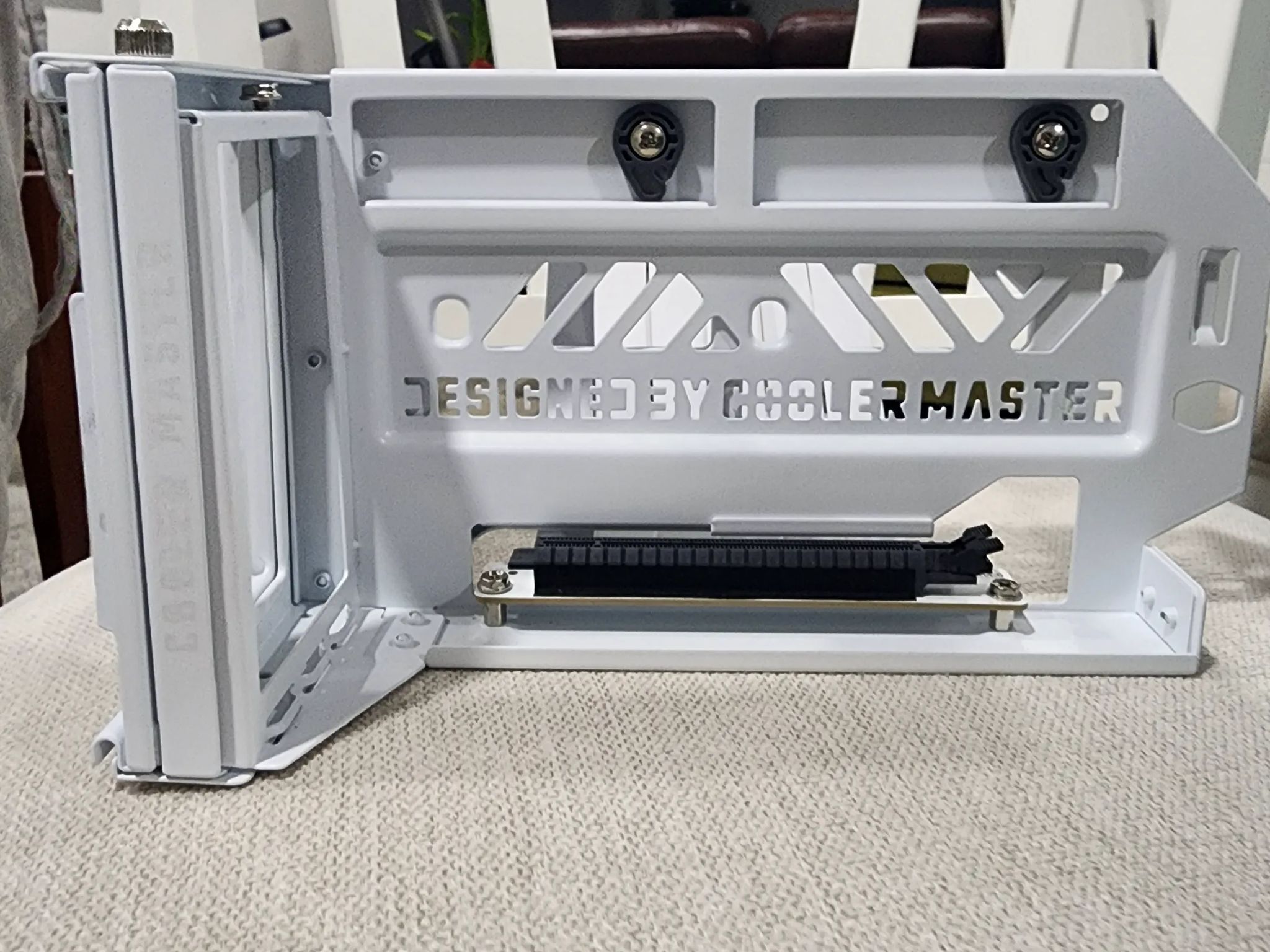 Cooler Master Vertical GPU mount with riser