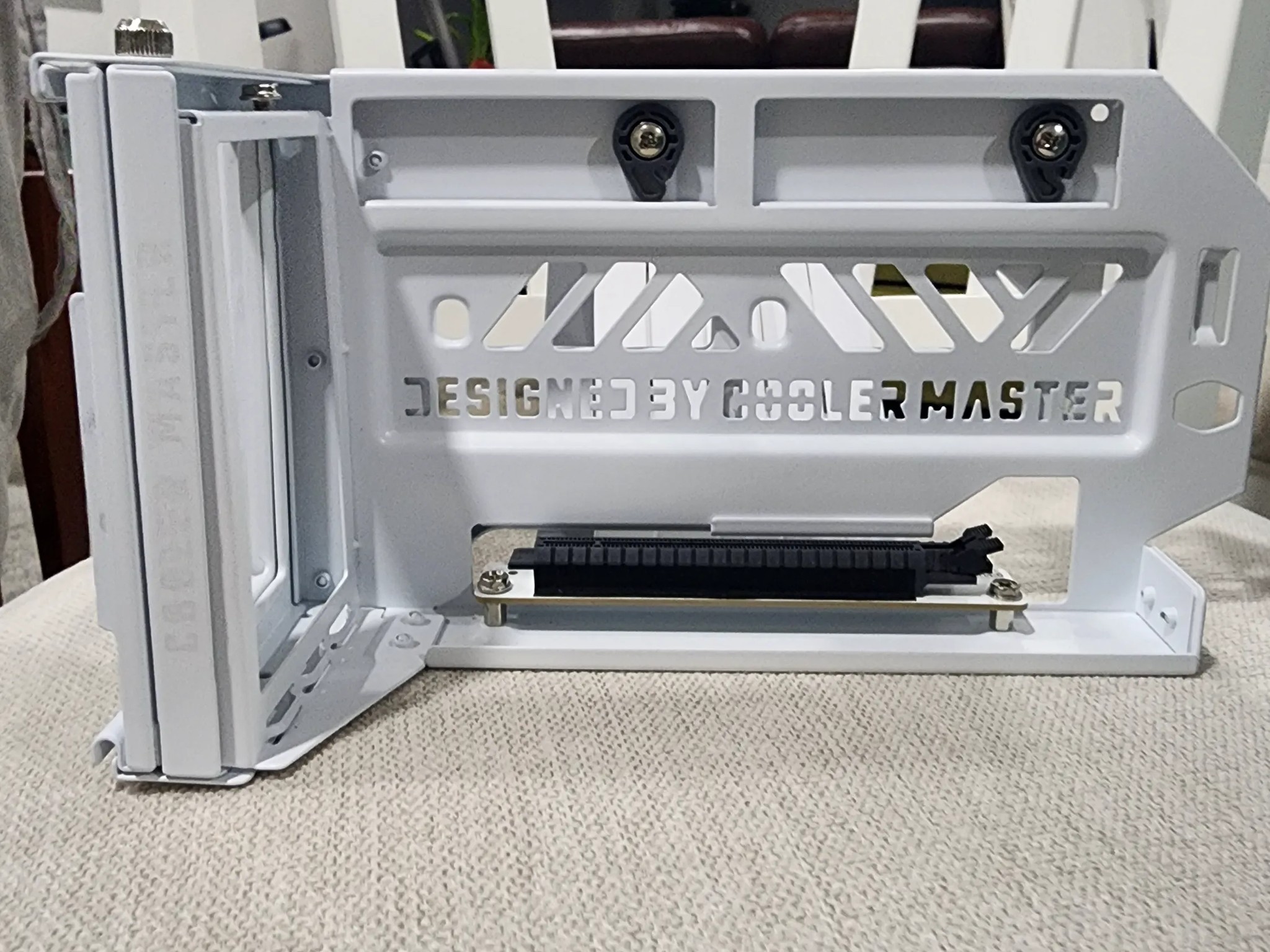 Cooler Master Vertical GPU mount with riser