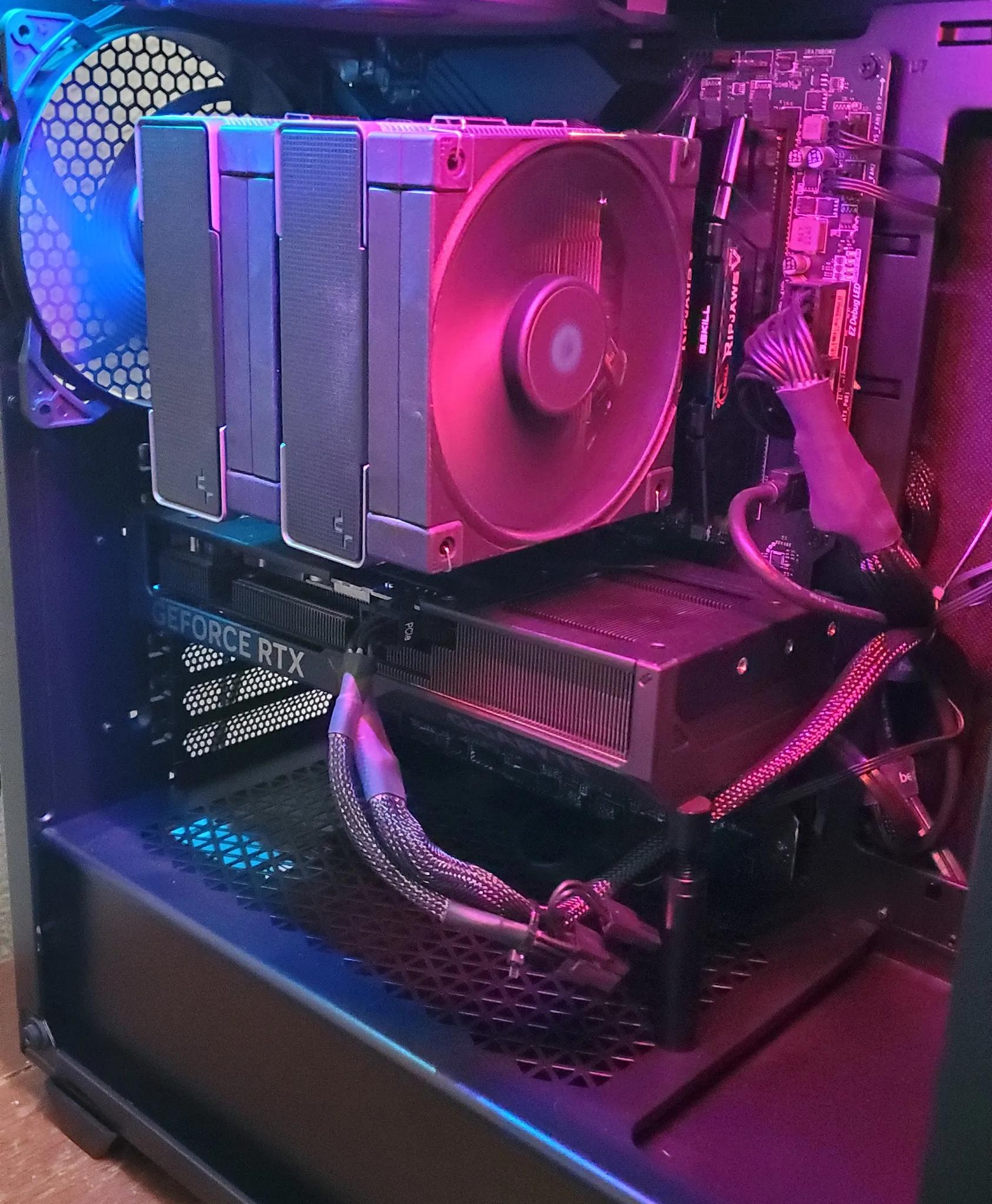 1 Yr Old 1440p MONSTER Gaming PC RTX 4070 (Read Desc)