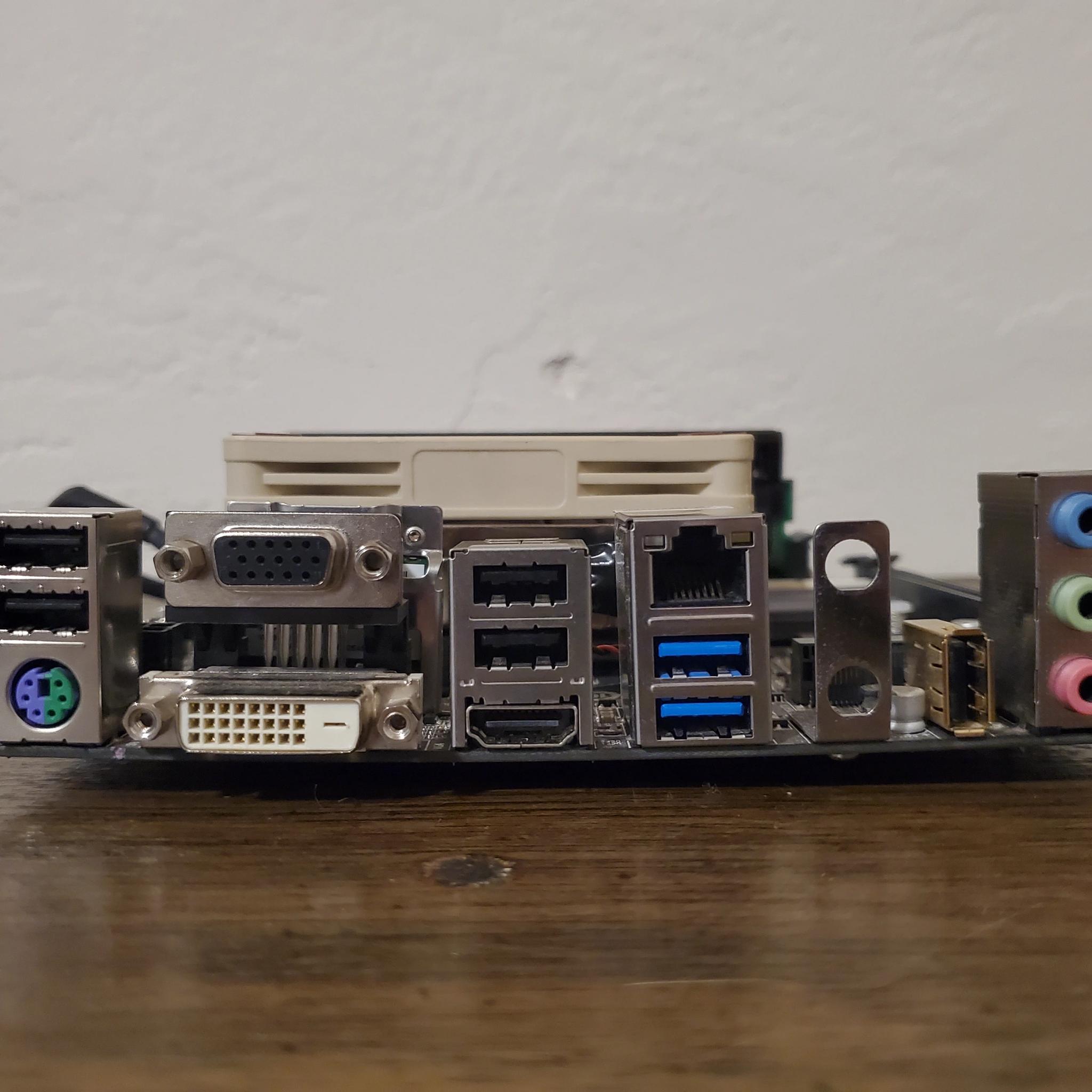 gigabyte ga-h81n 16gbs ram i3-4130t (no io shield)