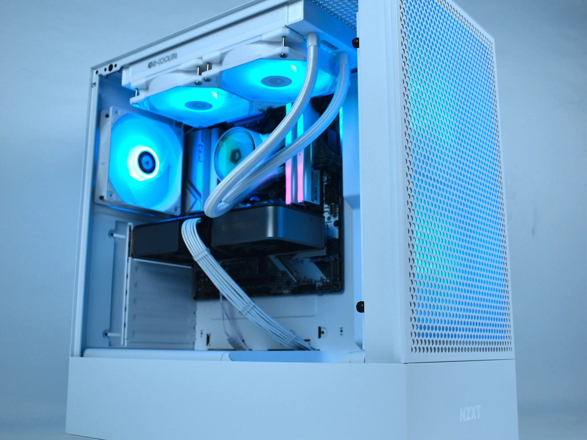 ❄️SNOW❄️ 1440p Custom Gaming & Streaming PC | Ryzen 7600X, NVIDIA RTX 3070, 1TB SSD, 32GB DDR5, WiFi