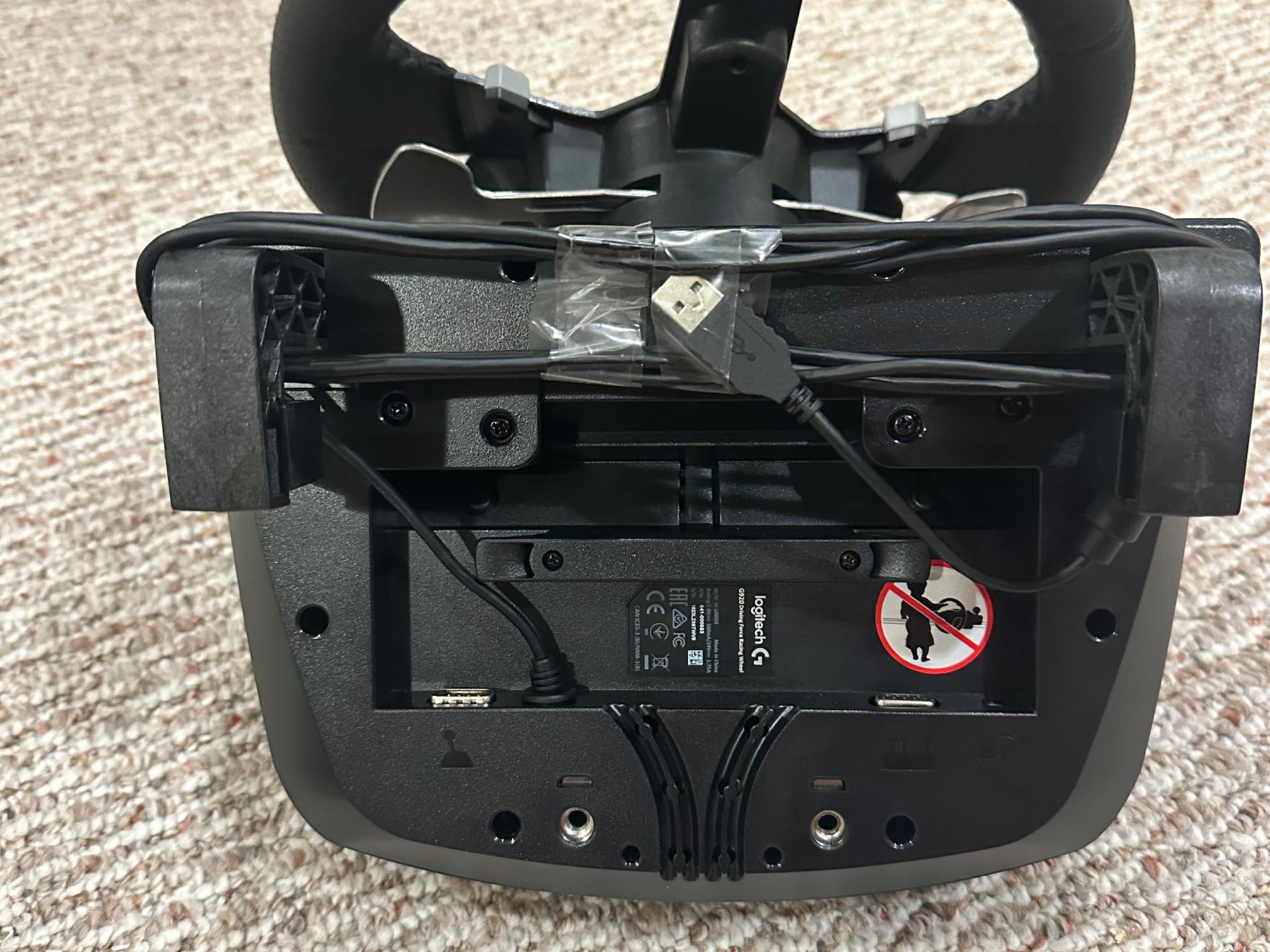 Logitech G920 Driving Force Racing Wheel with Shifter Excellent Condition
