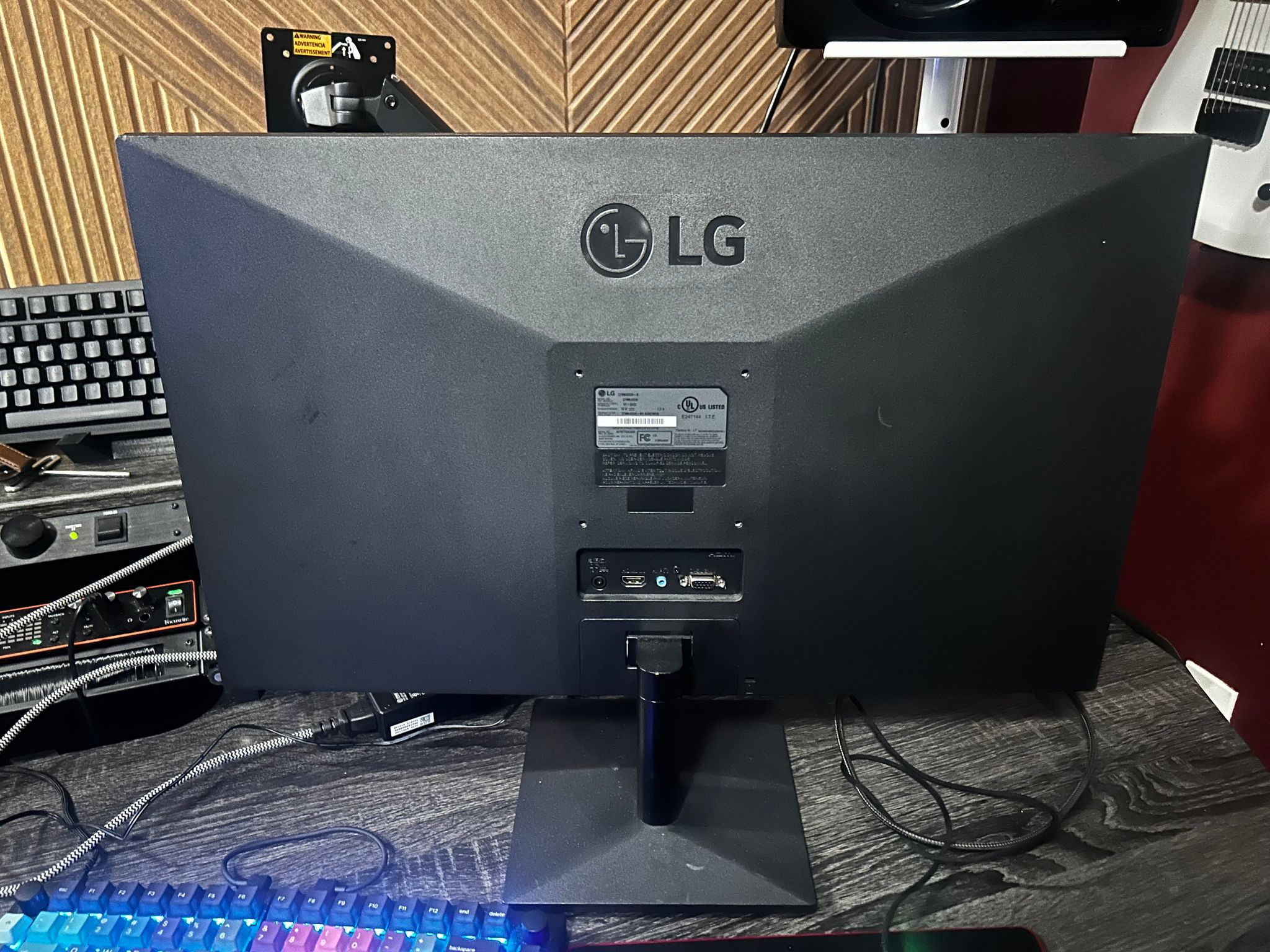 LG 27” Full HD (1920x1080) IPS LED Monitor with Radeon FreeSync™