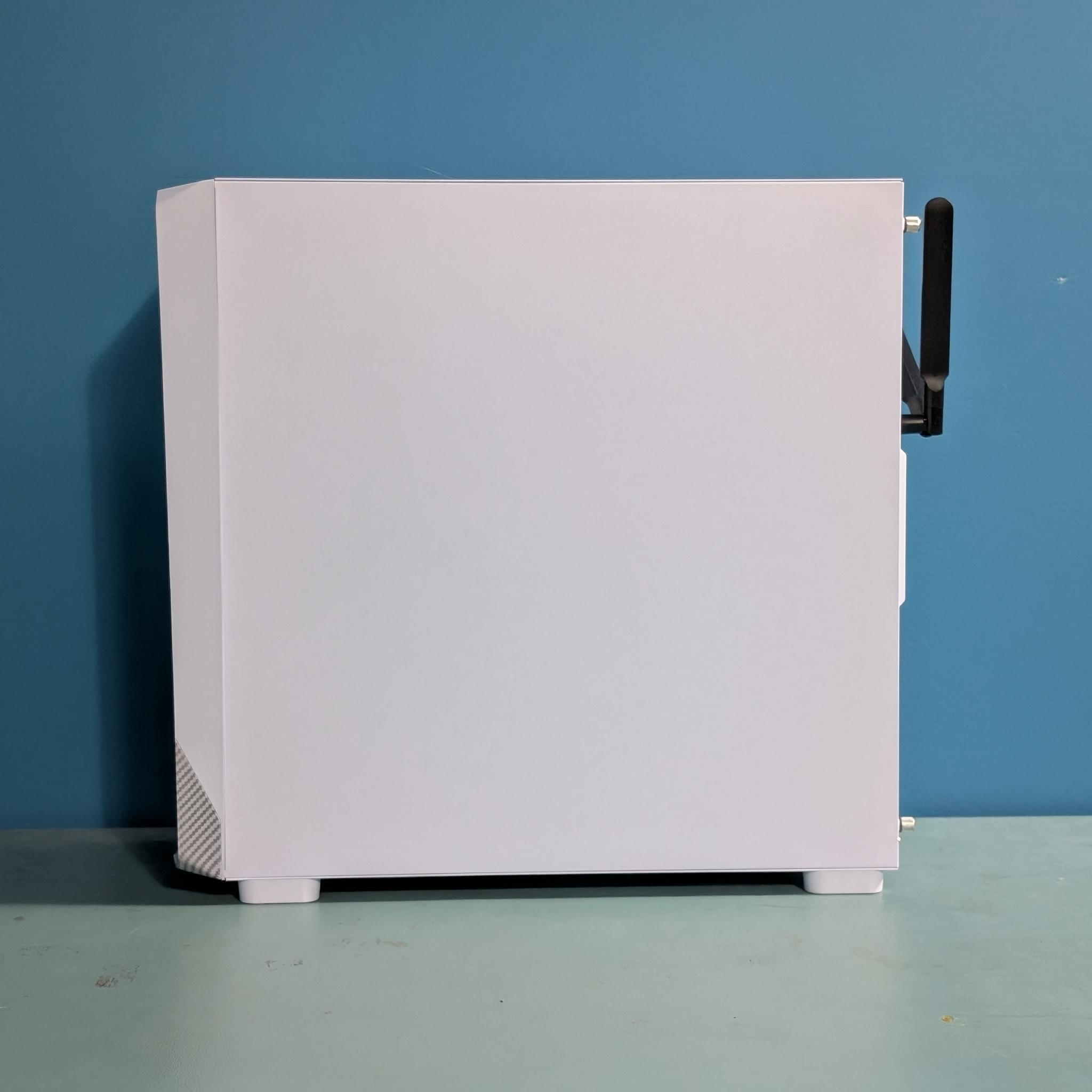 Pristine White Gaming Rig – RTX 5060 & Ryzen 5 8400F (Brand New / ARGB Custom)