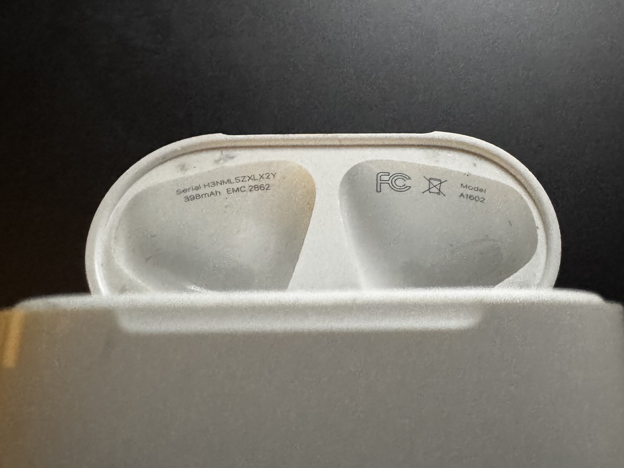 Apple Airpods 1st Generation Wireless Earbuds | Charging Case and Left Earbud ONLY A1602