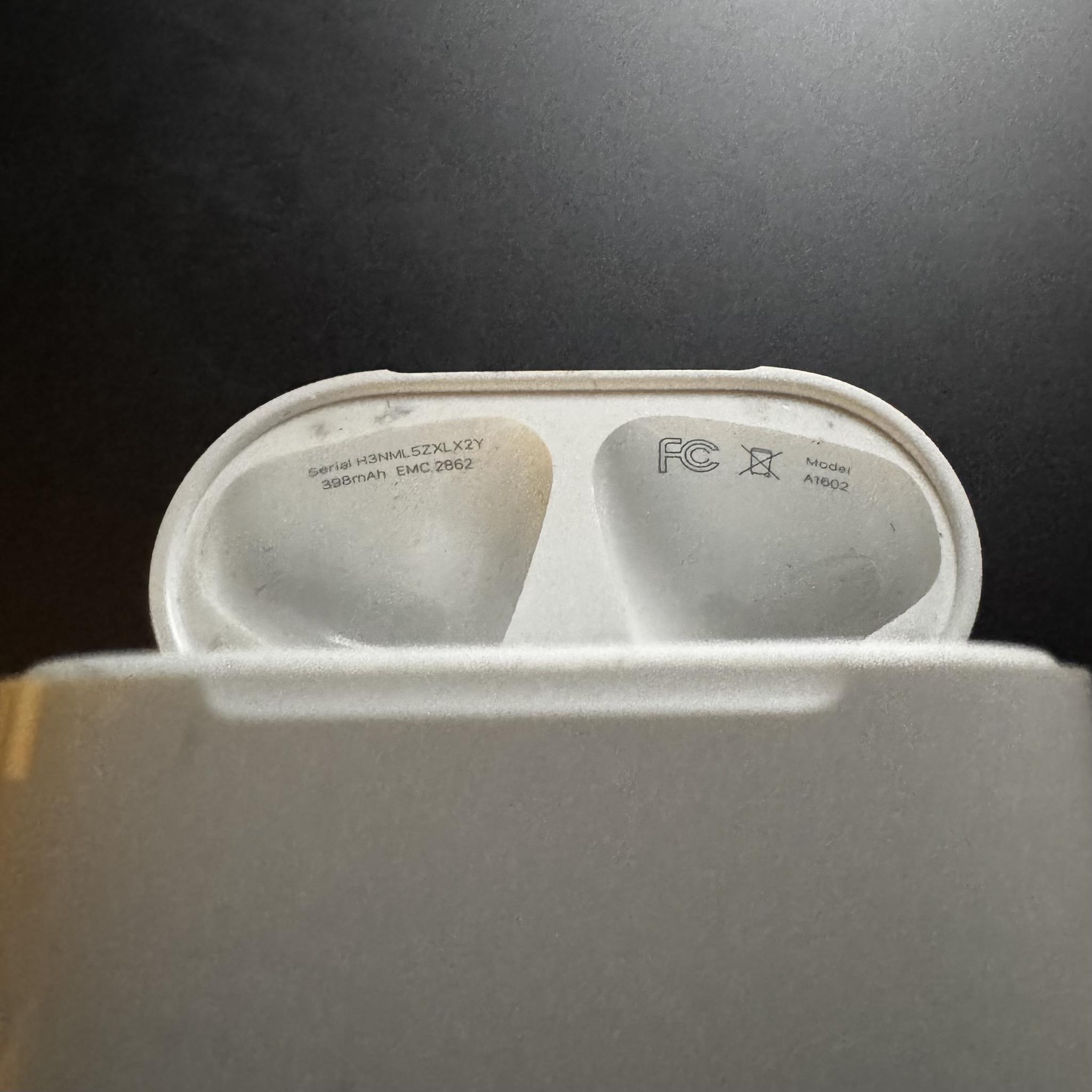 Apple Airpods 1st Generation Wireless Earbuds | Charging Case and Left Earbud ONLY A1602