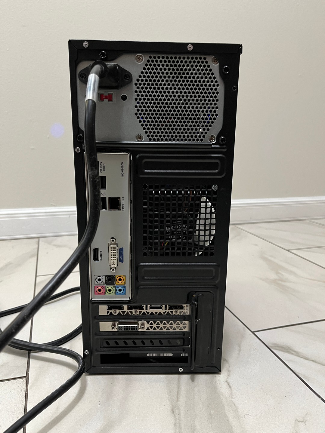 NVIDIA GTX 960, Intel Core i7-2600, 12GB RAM, 870 GB Storage