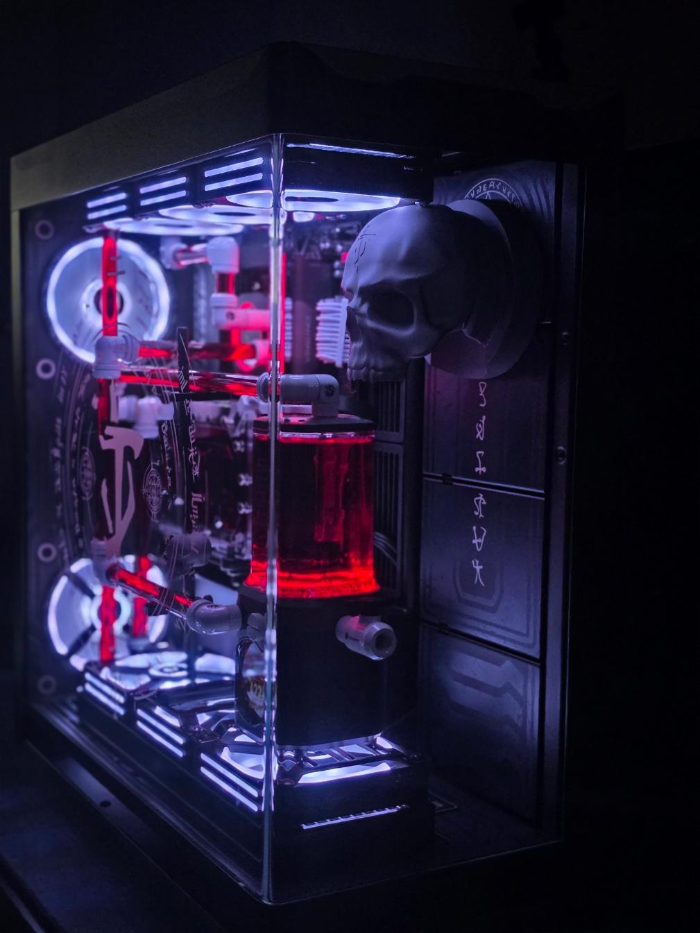 Doombringer Custom Loop RTX 5090 / Ryzen 9800X3D