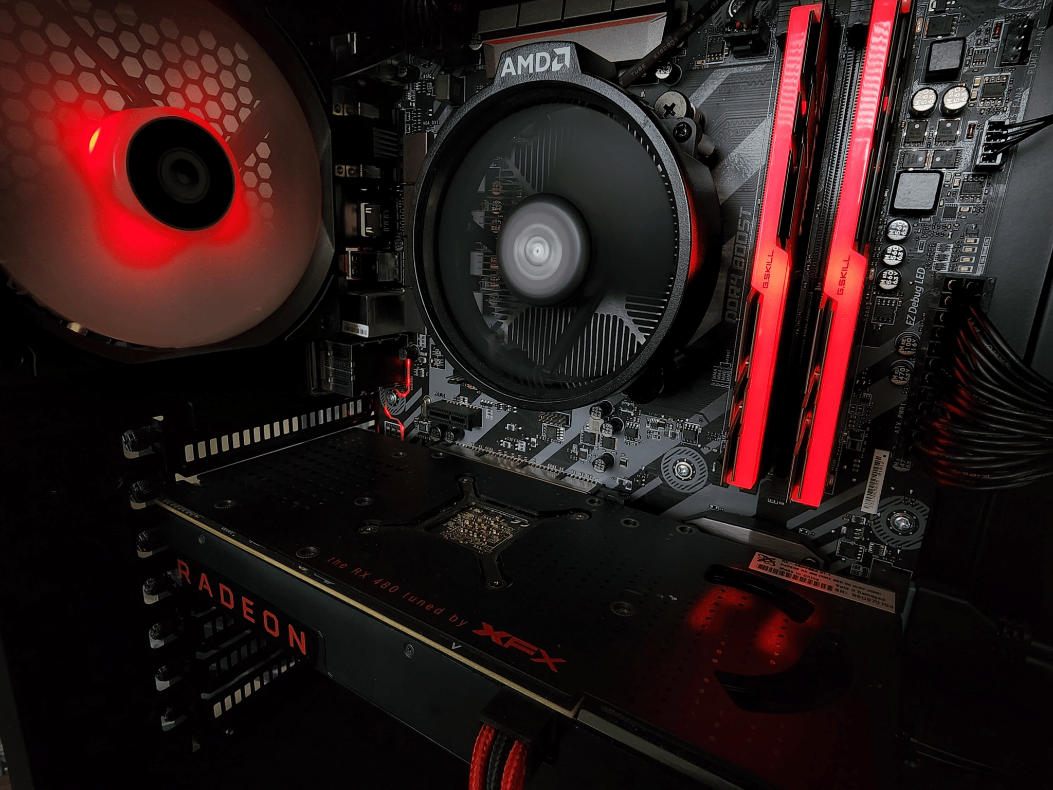AMD Ryzen 3 2200G // XFX Radeon RX 480 8GB // GSKILL 16GB 3000MHz