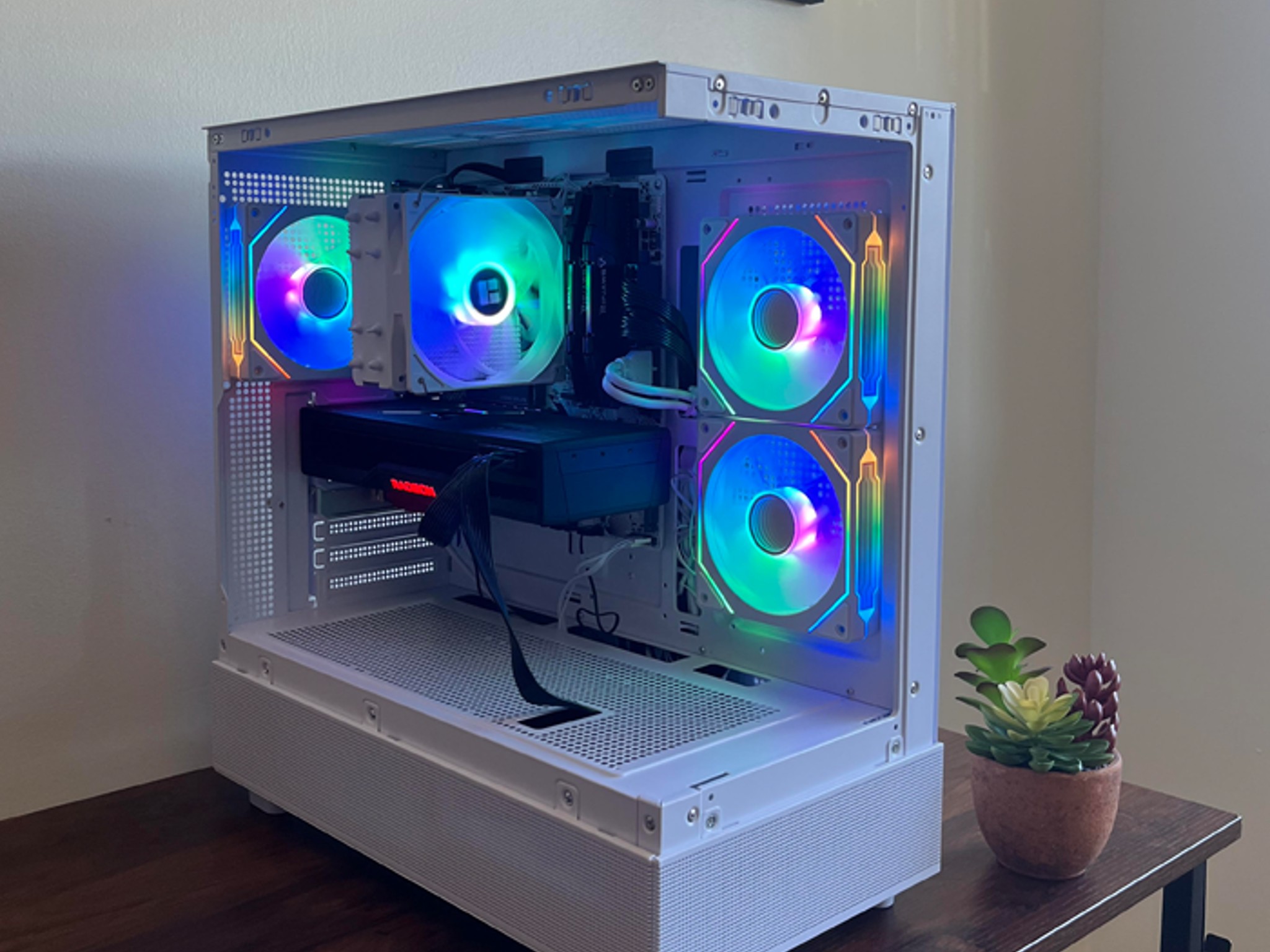 White Night - 6800XT - 5600X - 32GB - 2TB SSD