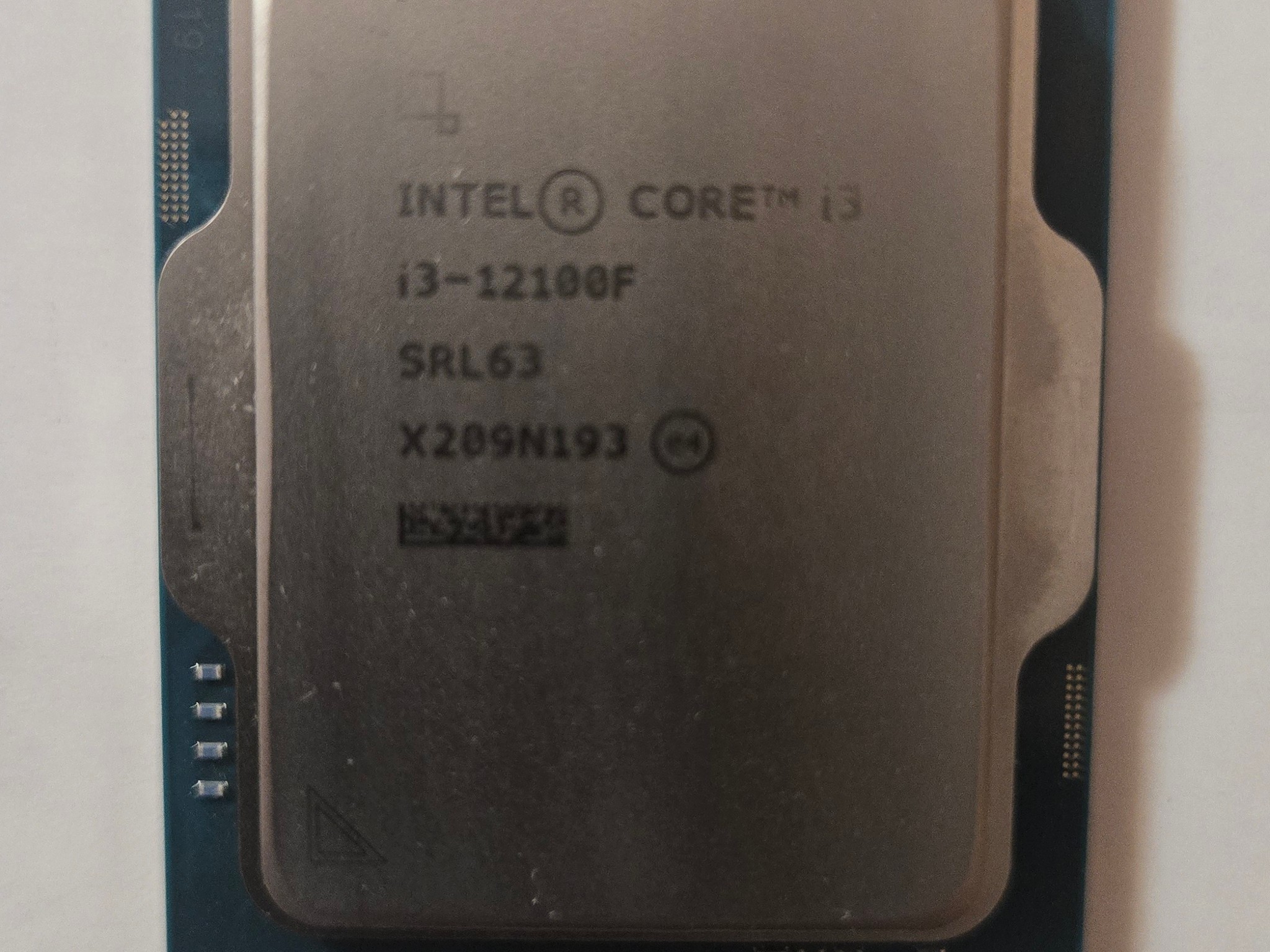 Intel Core i3-12100F