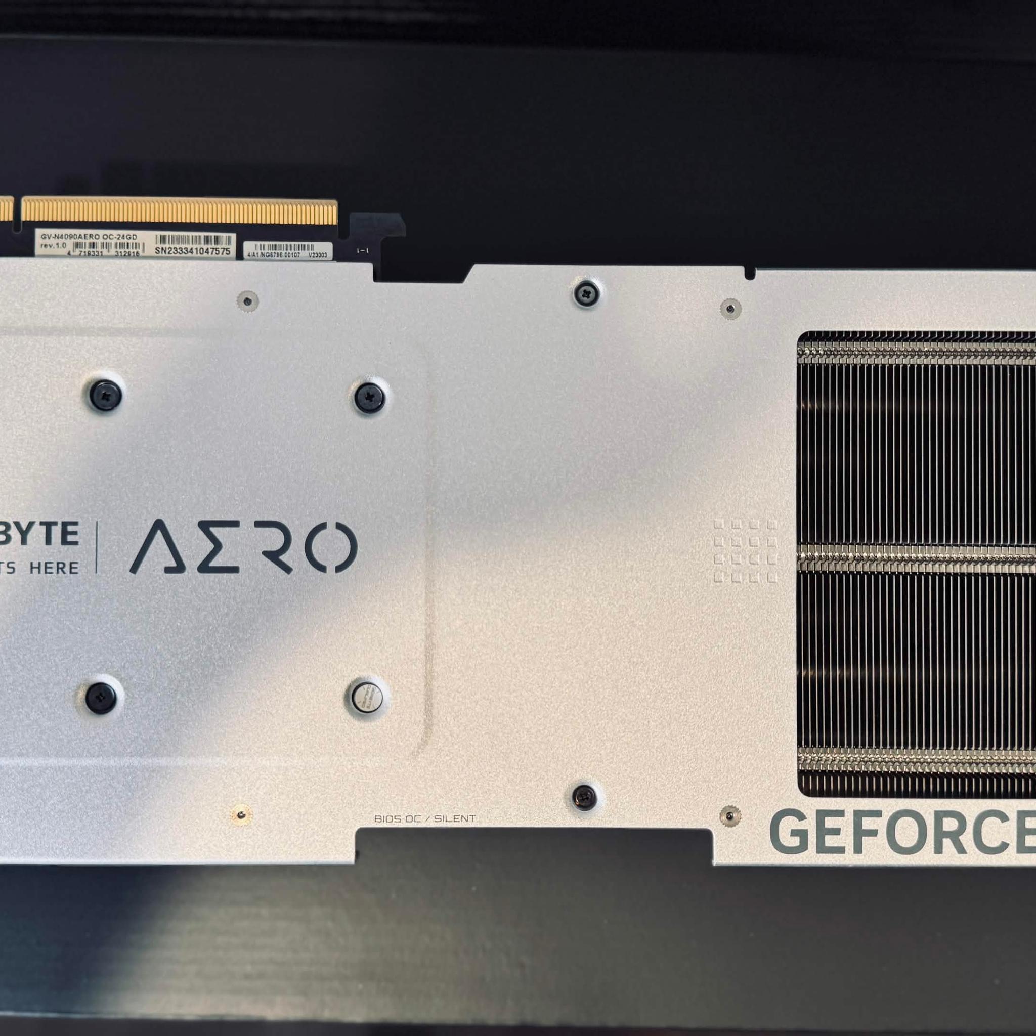 GIGABYTE AERO OC GeForce RTX 4090 24GB GDDR6X Graphics card