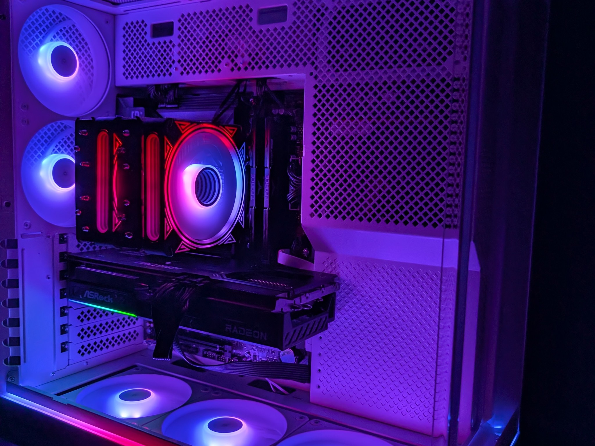 Gaming PC RX 9070-Ryzen 5 9600x-32 GB DDR5 6000-1 TB NVME mostly new