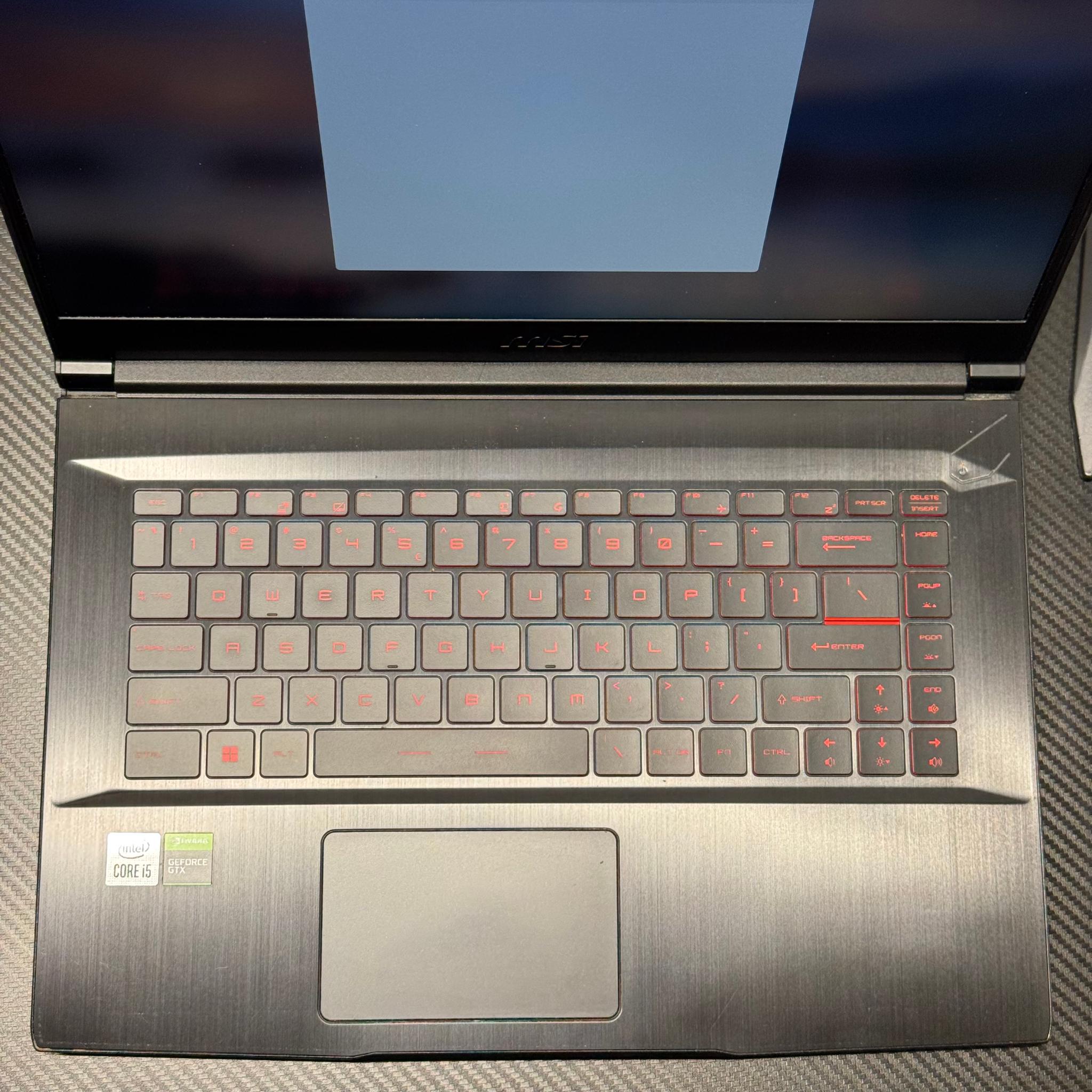 GTX 1650 / i5-10500H / 8GB 2933MHz DDR4 ram / 256GB Nvme ssd / Windows 11