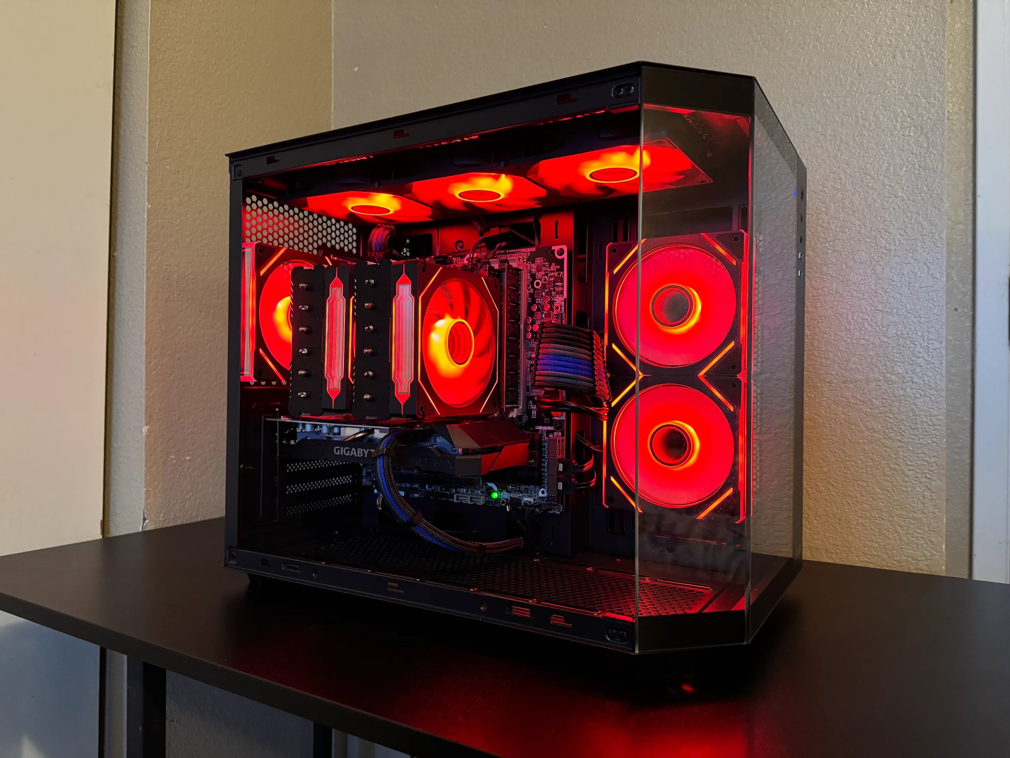 i7 4770K | GeForce GTX 1660 Ti | 16GB Ram | 1.5 TB Storage | WiFi & Bluetooth