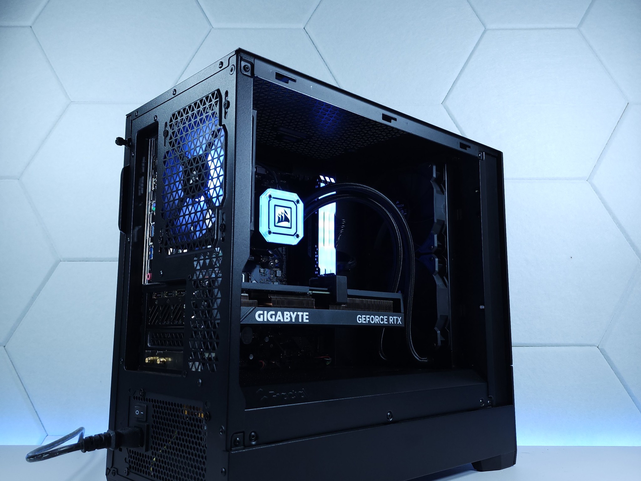 💙🖤RTX 4060Ti || Ryzen 7 5700X || 1TB NVMe || 24GB 3600MHz DDR4 || 1080p Gaming PC