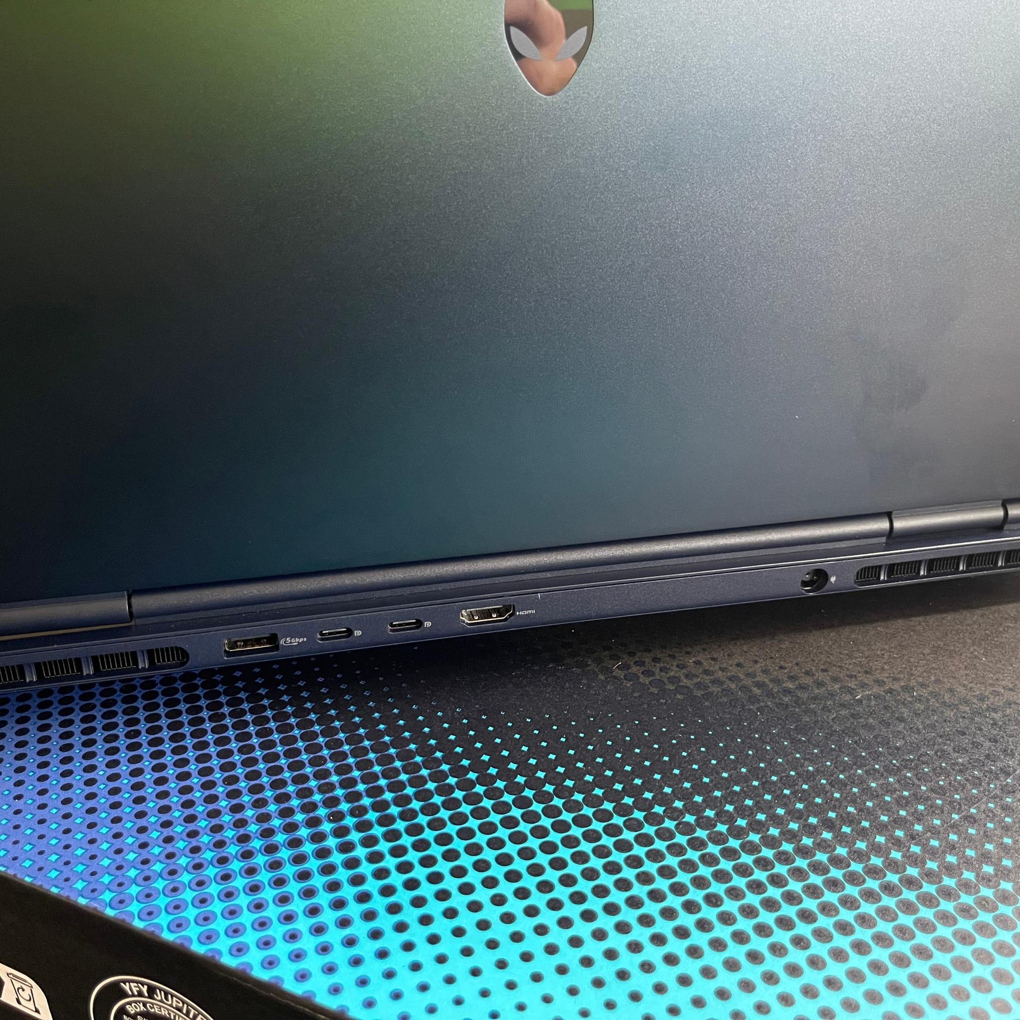 🛸👽Alienware Aurora 16 Gaming laptop/ RTX 5060/ I7 240h/ 16gb DDR5/ 1Tb. READ