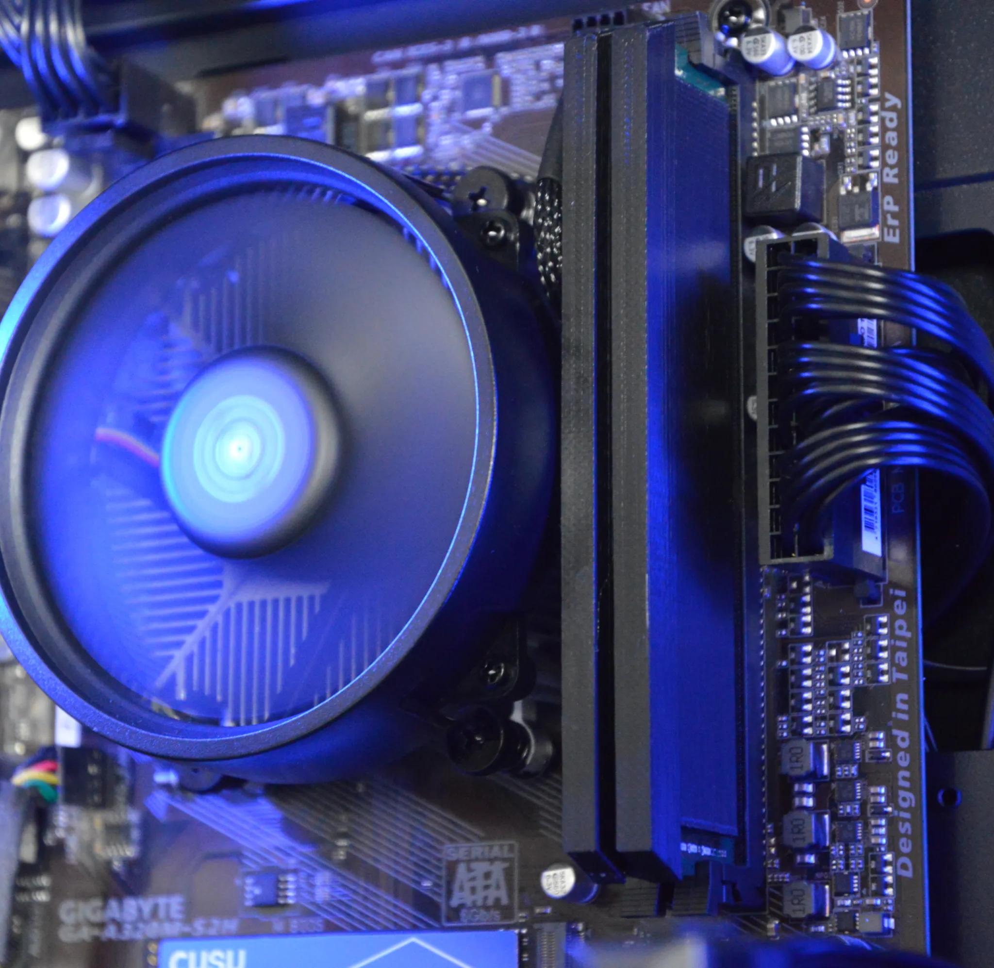 🧊🧊| RX 5500XT 8GB | RYZEN 3 2300X | 16GB DDR4 RAM | 512GB NVME SSD | The Fridge |