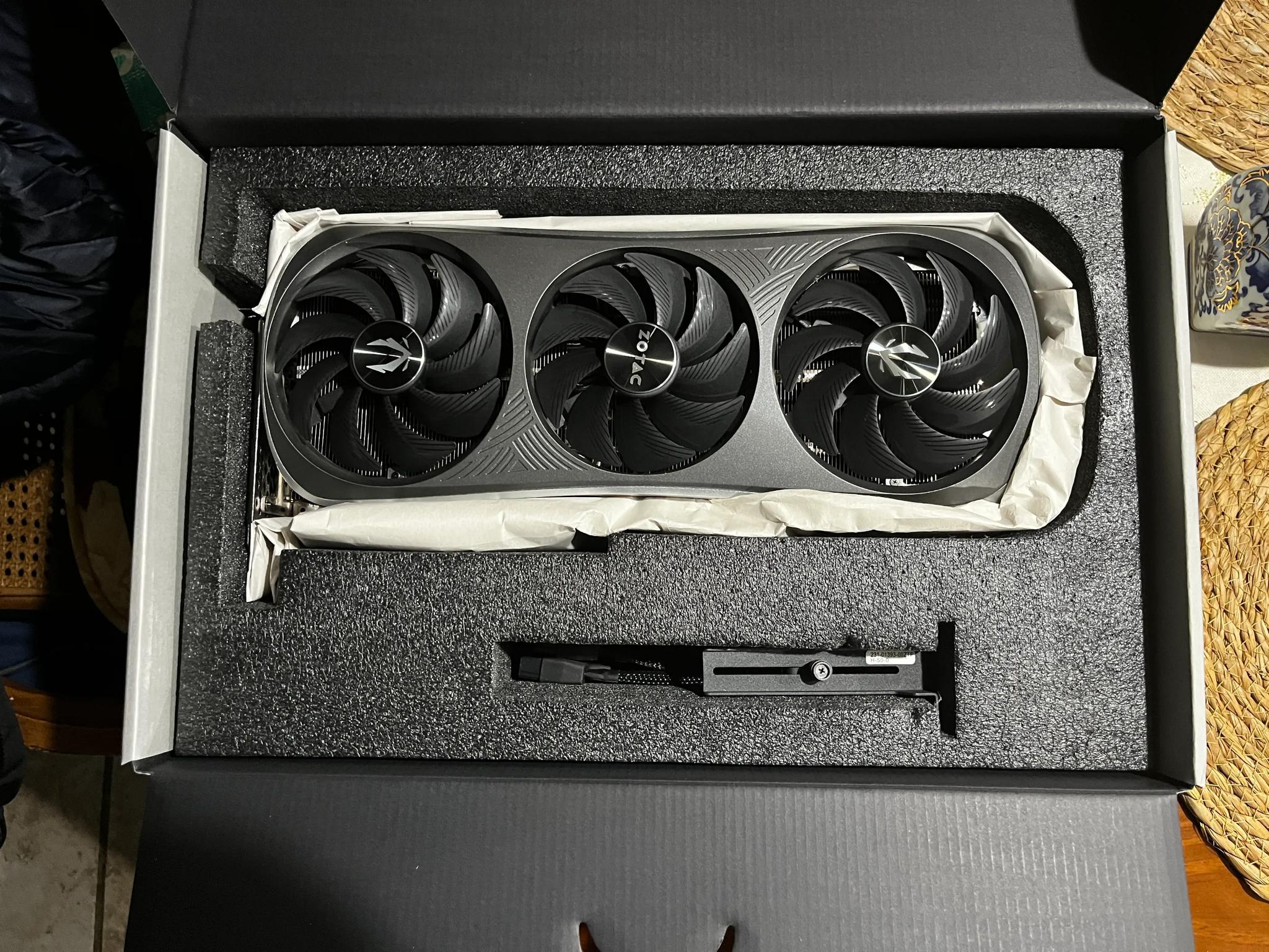 ZOTAC GAMING GeForce RTX 4090 Trinity OC DLSS 3 24GB GDDR6X 384-bit 21 Gbps PCIE 4.0 GPU