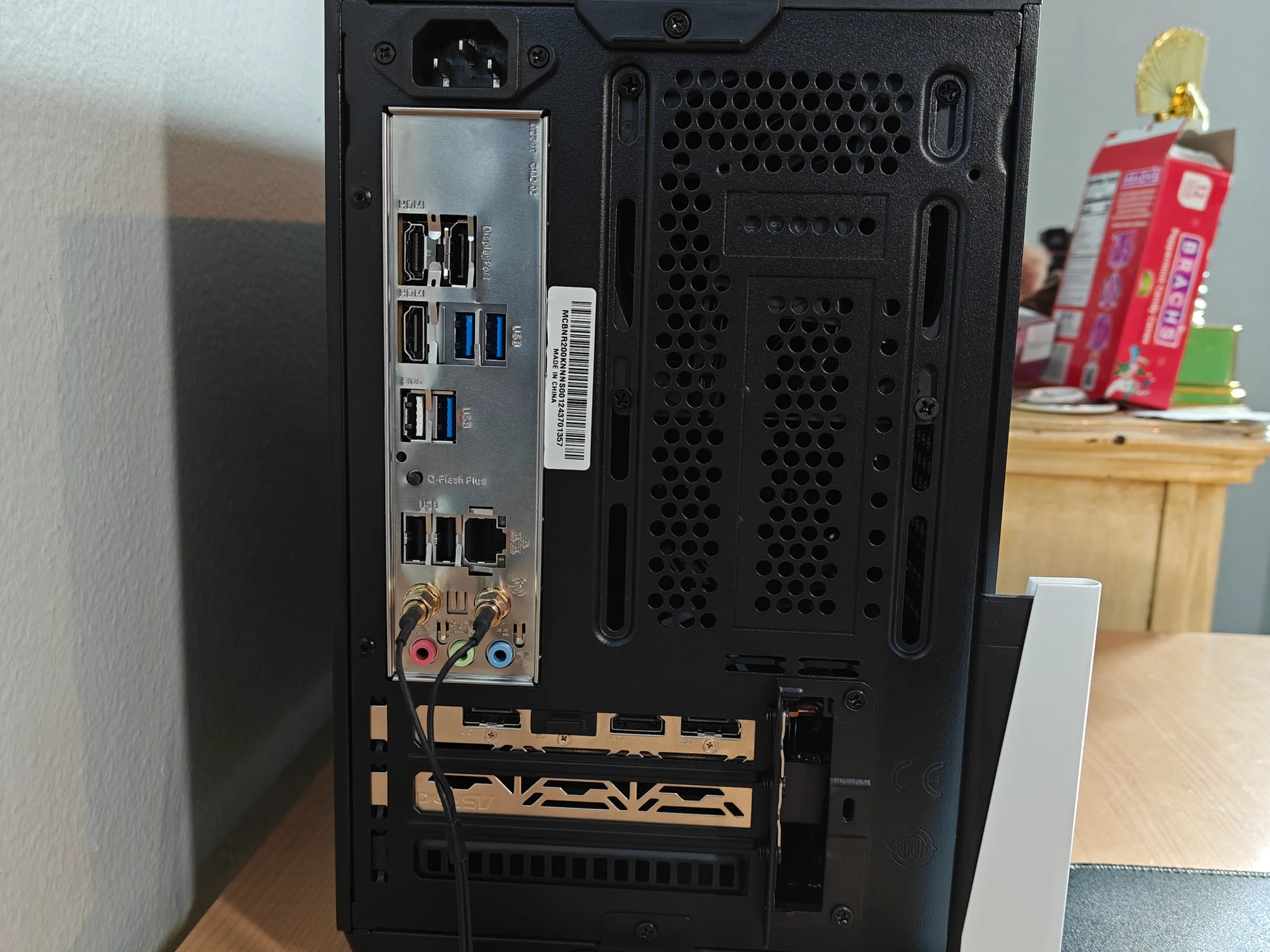 Stealthy SFF | RX 7600 | R5 5600 | 1 TB NVME | 32 GB DDR4