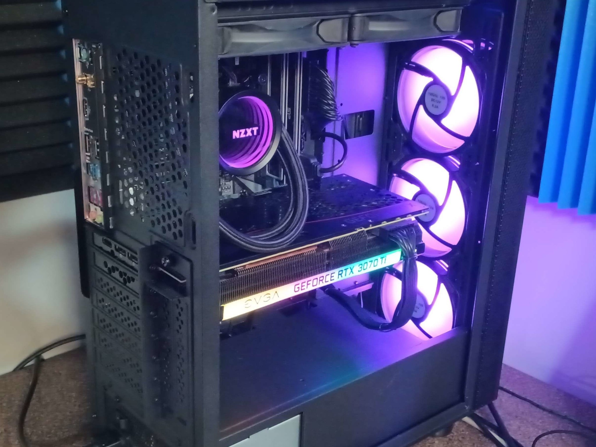 Striker: Core i7 12700KF + 32GB + 2TB + 3070TI