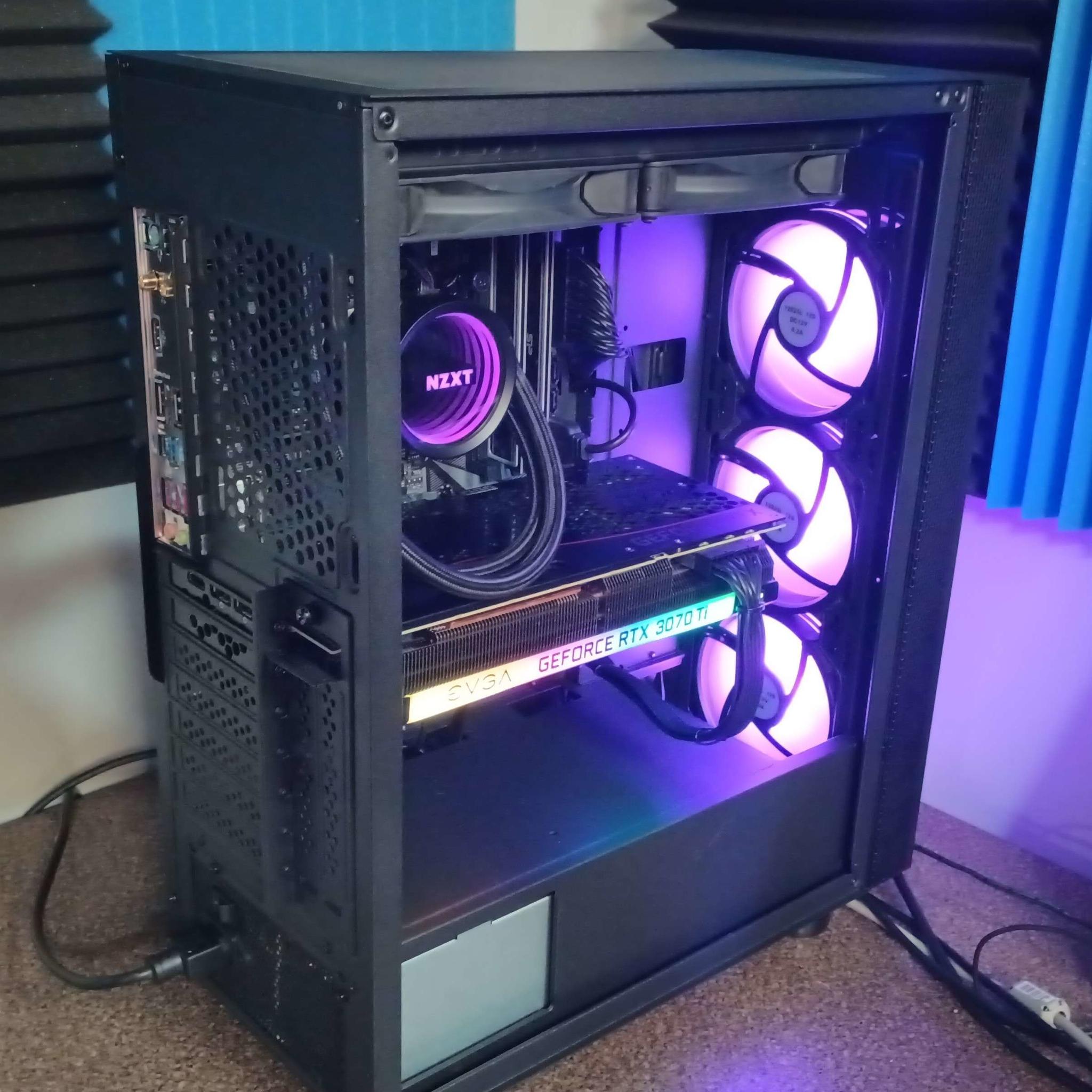 Striker: Core i7 12700KF + 32GB + 2TB + 3070TI