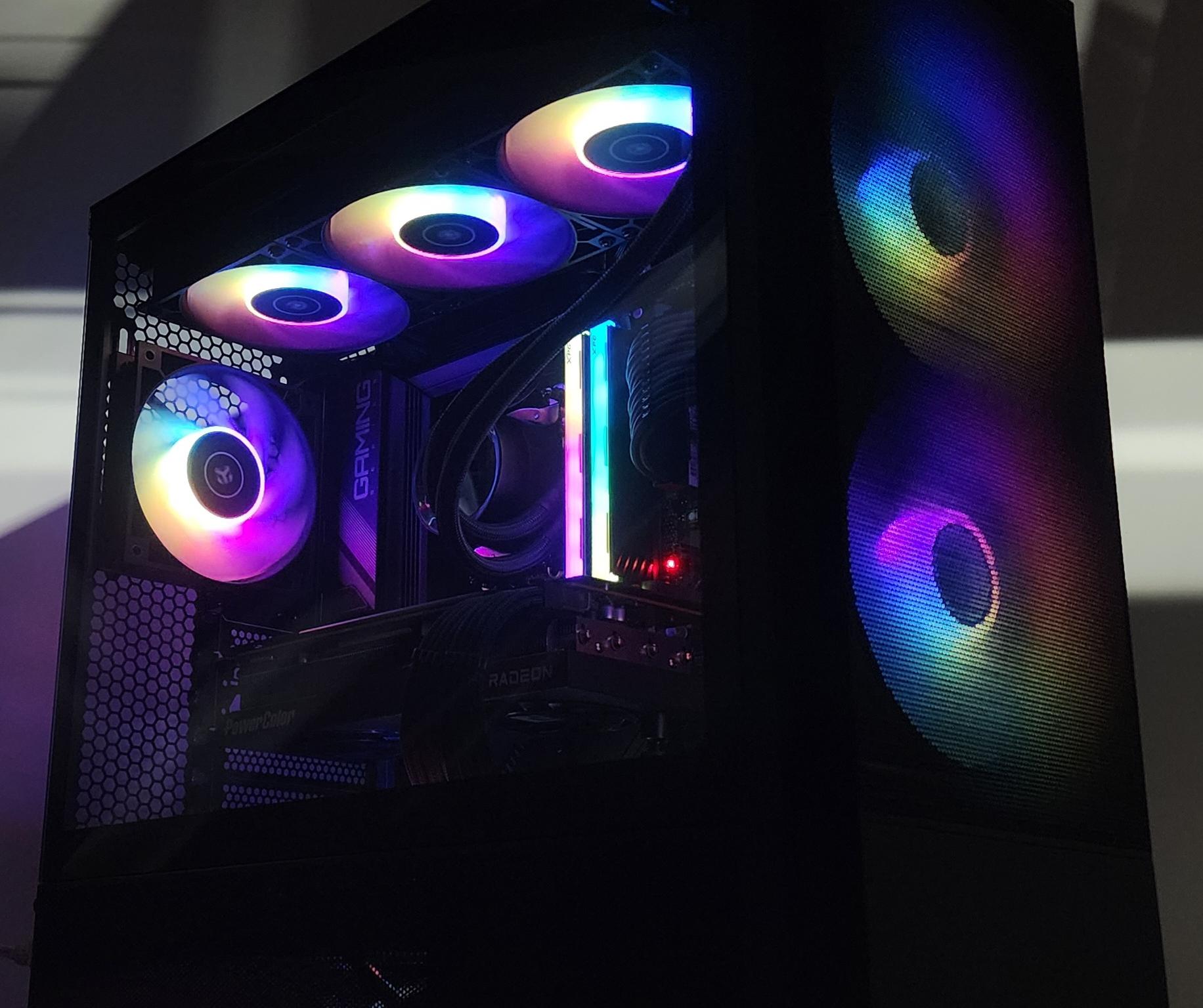 Gaming PC Ryzen 7 7800X3D 32GB RAM 1TB SSD RX 7800 XT 16GB Windows 11 Computer