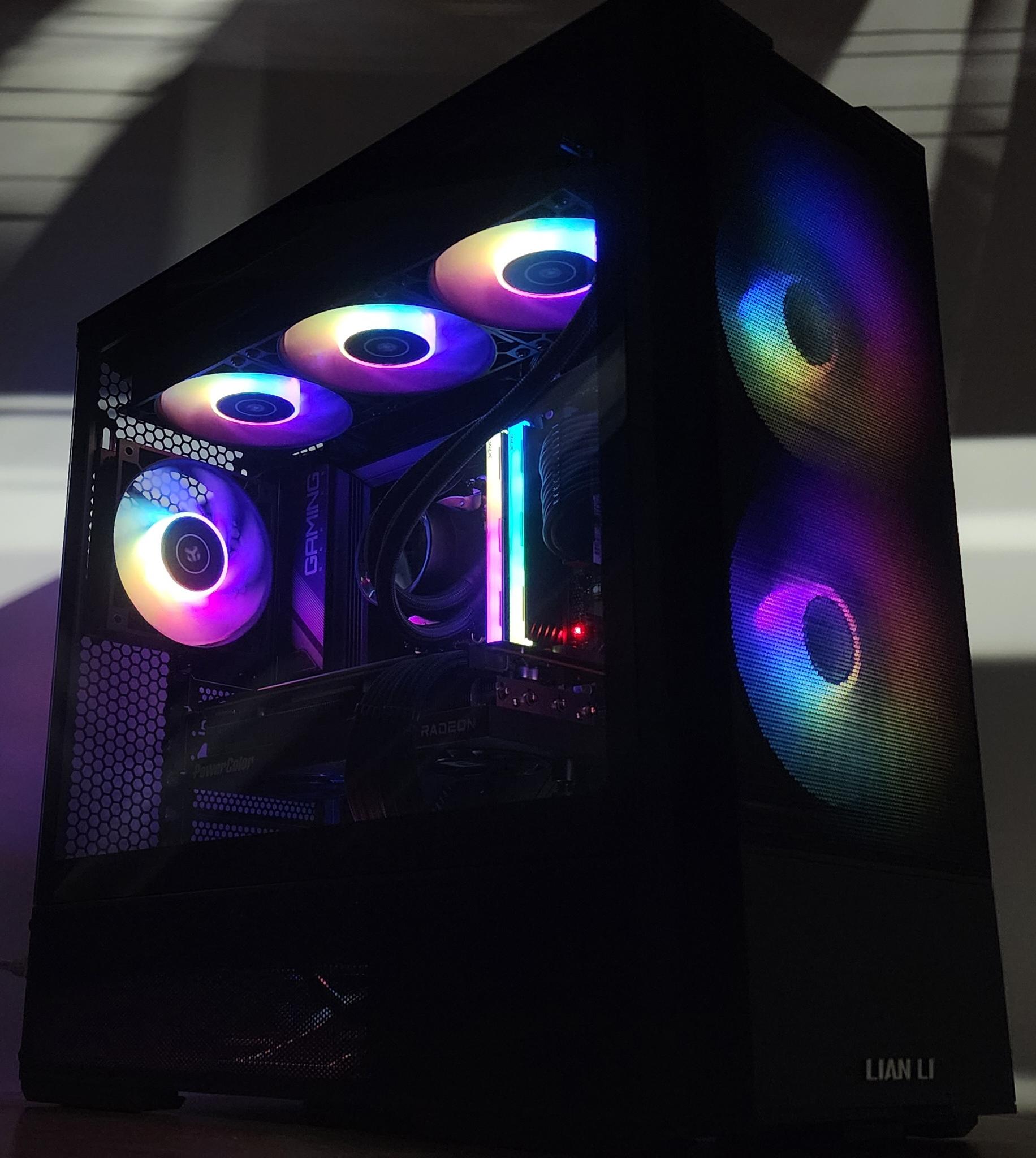 Gaming PC Ryzen 7 7800X3D 32GB RAM 1TB SSD RX 7800 XT 16GB Windows 11 Computer