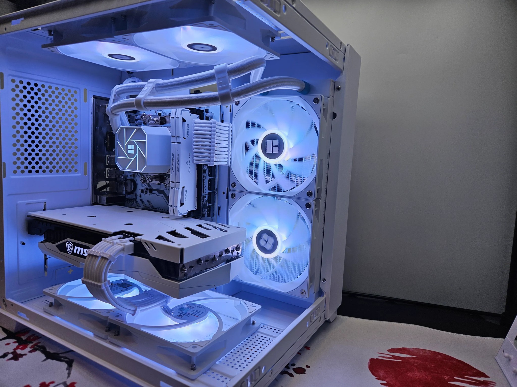 Liquid cooled Arctic Rig Ryzen 5 / 32GB DDR4/  2TB SSD / RTX 3060 12GB