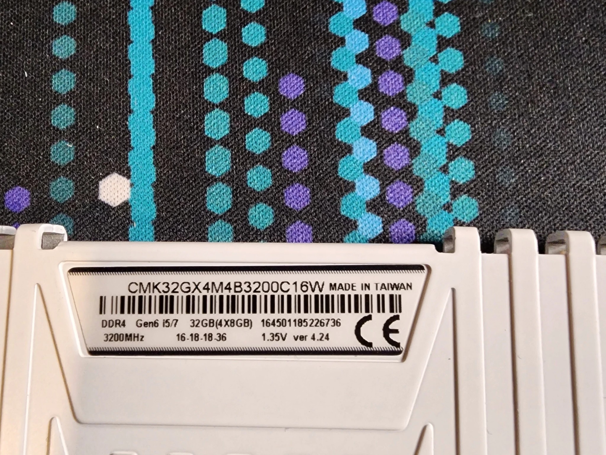 32GB Corsair Vengeance LPX RAM
